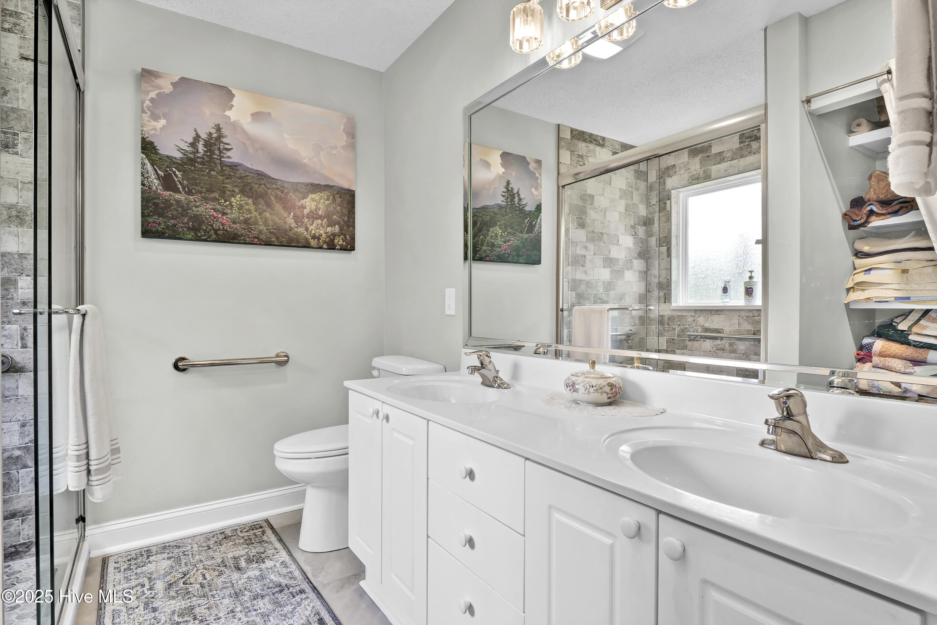 100521684 | Photo 23