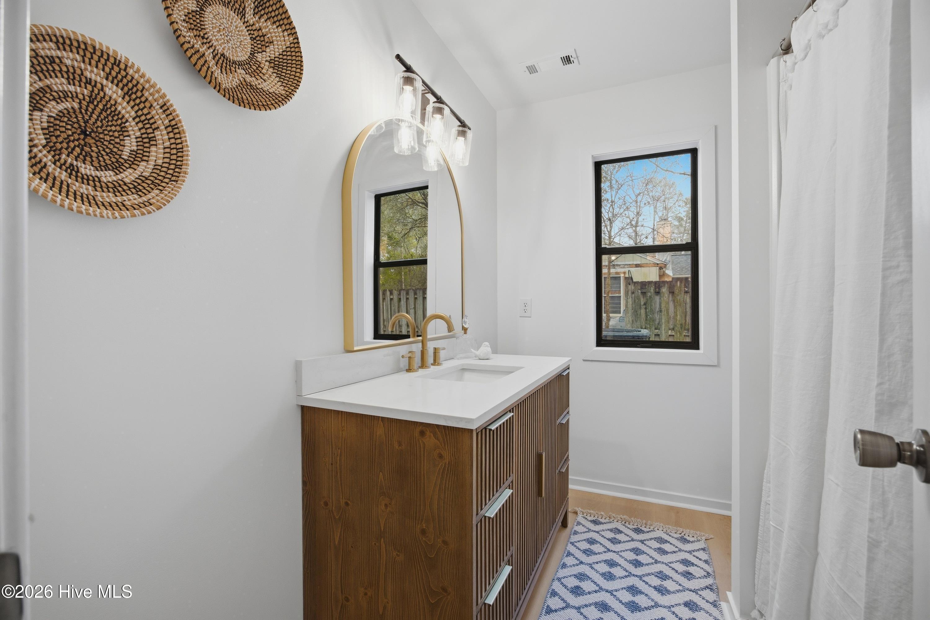 100554206 | Photo 14