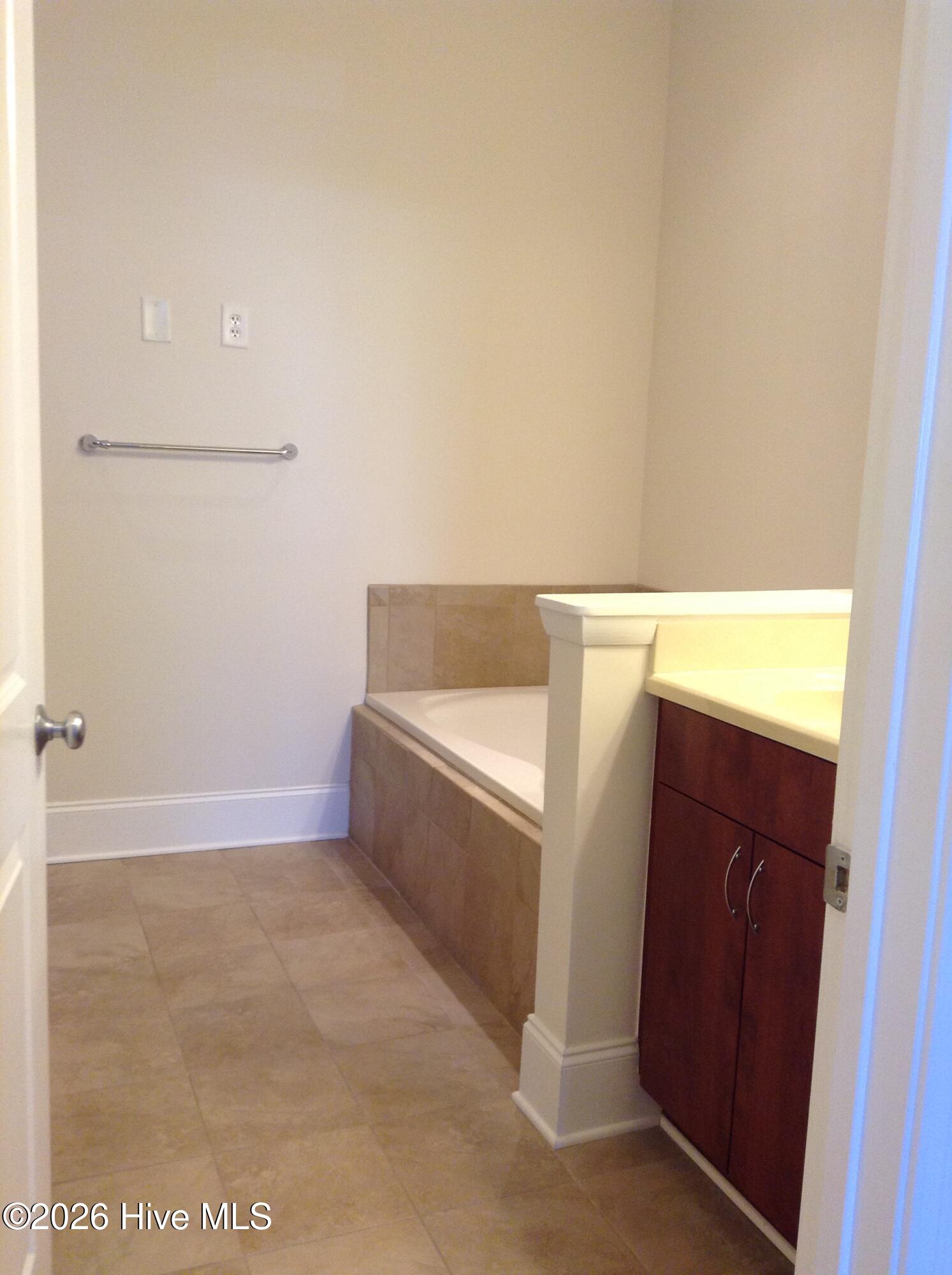 100553173 | Photo 29