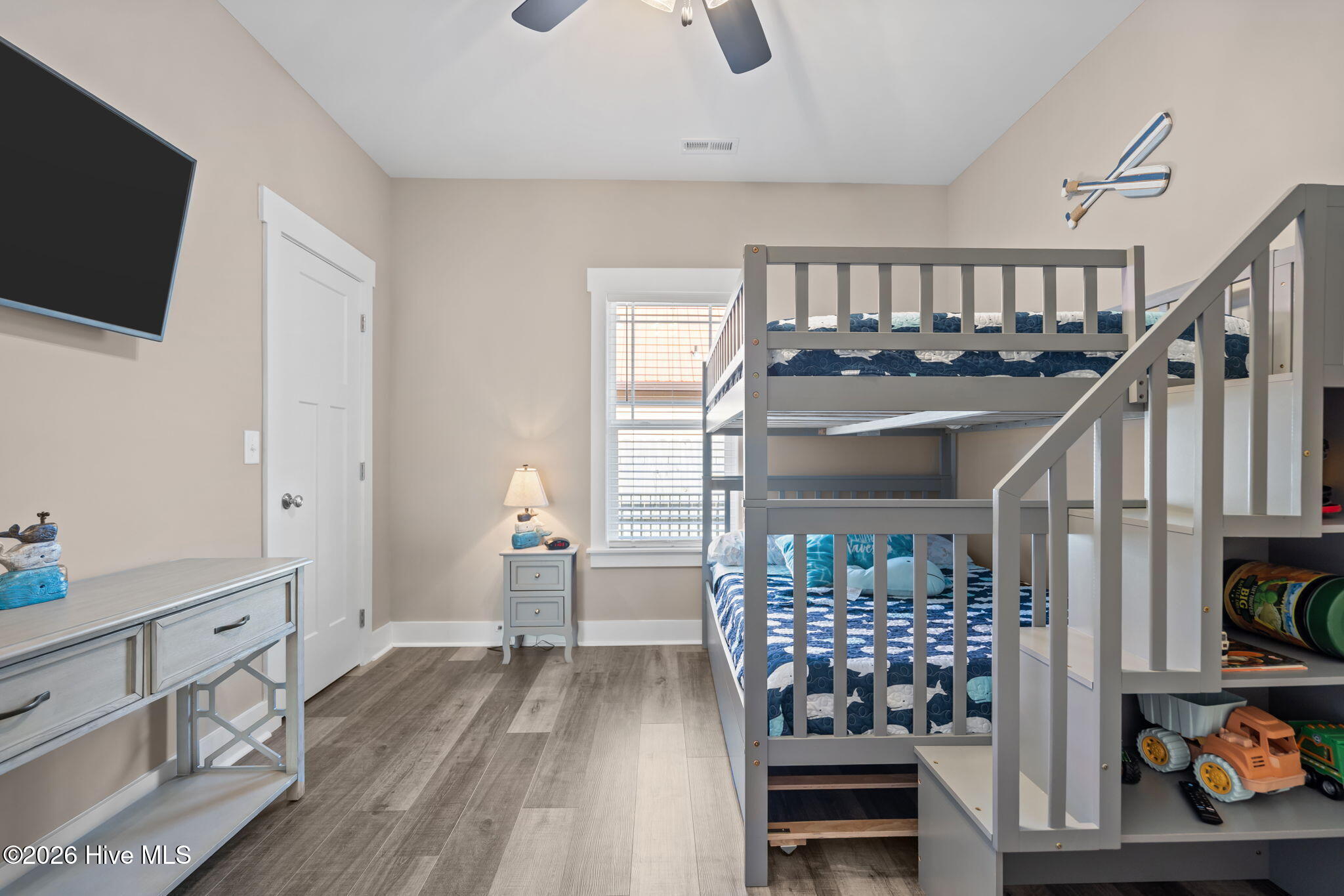 100552076 | Photo 28