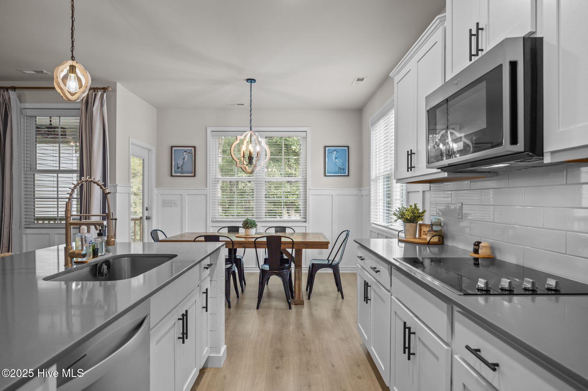 100535538 | Photo 18