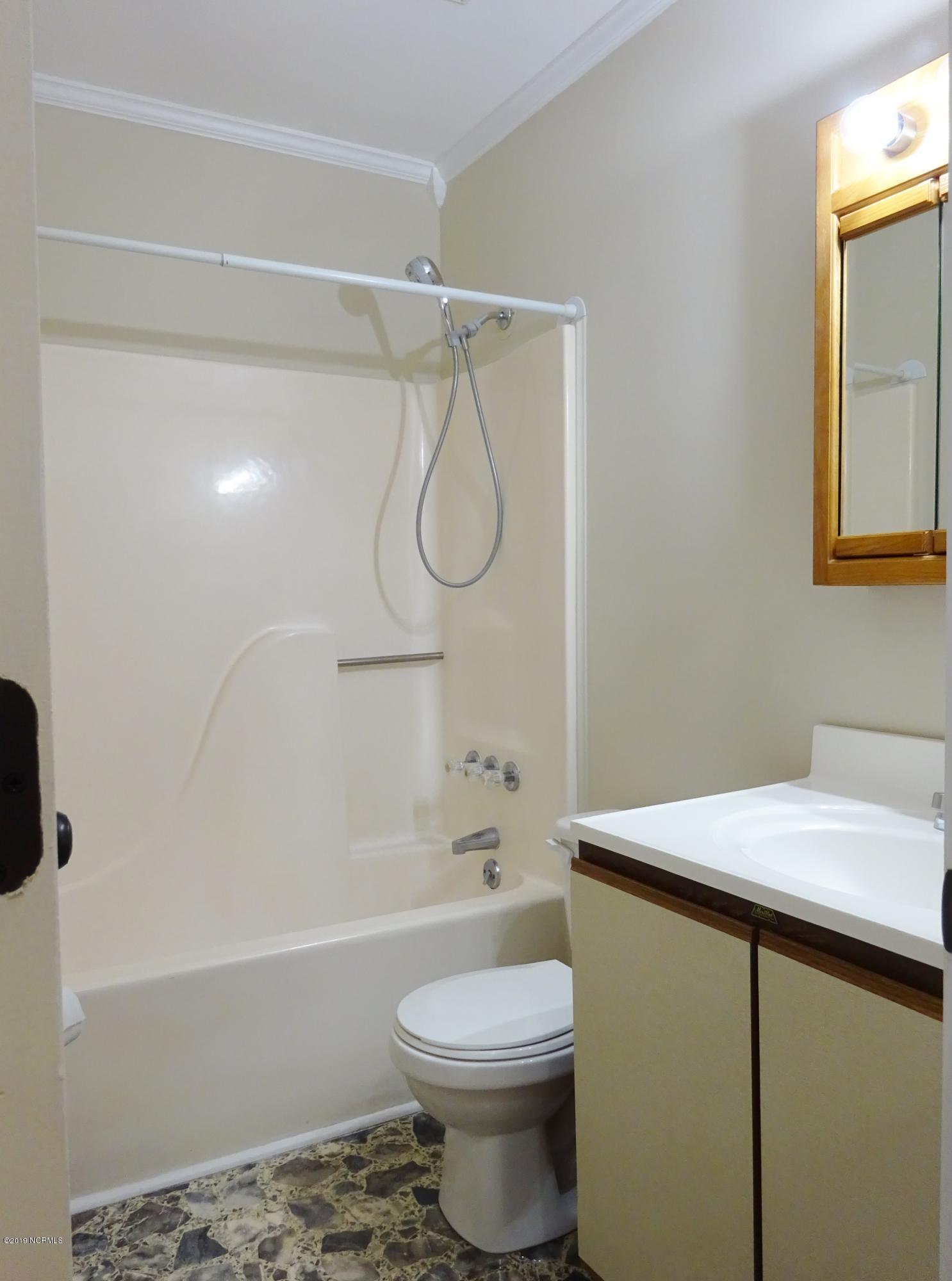 100560130 | Photo 17