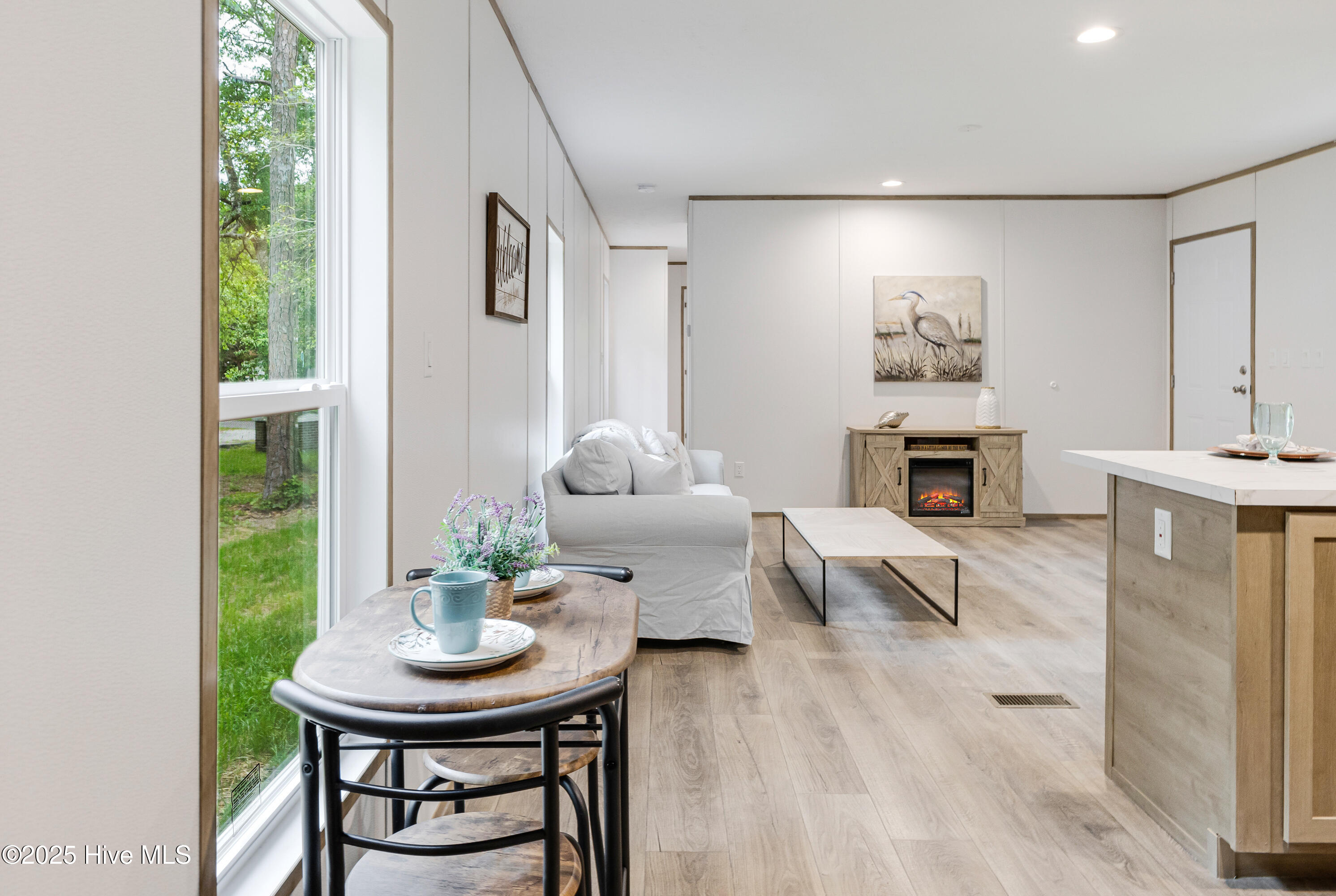 100441695 | Photo 24