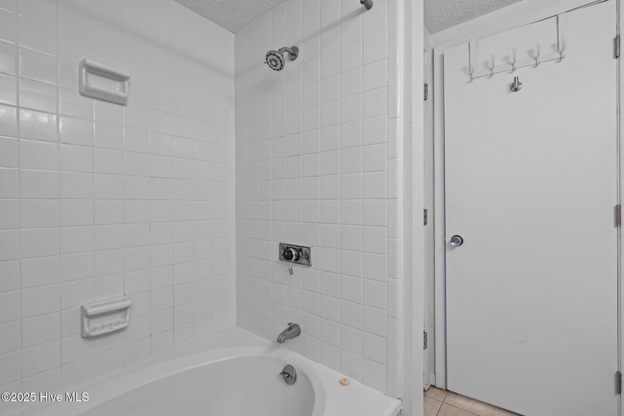 5 Pine Tree Road 211