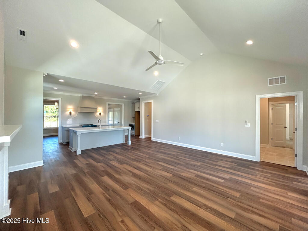 100510187 | Photo 34