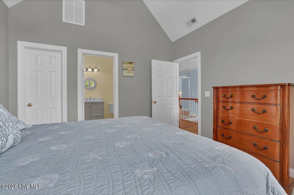 100568961 | Photo 34