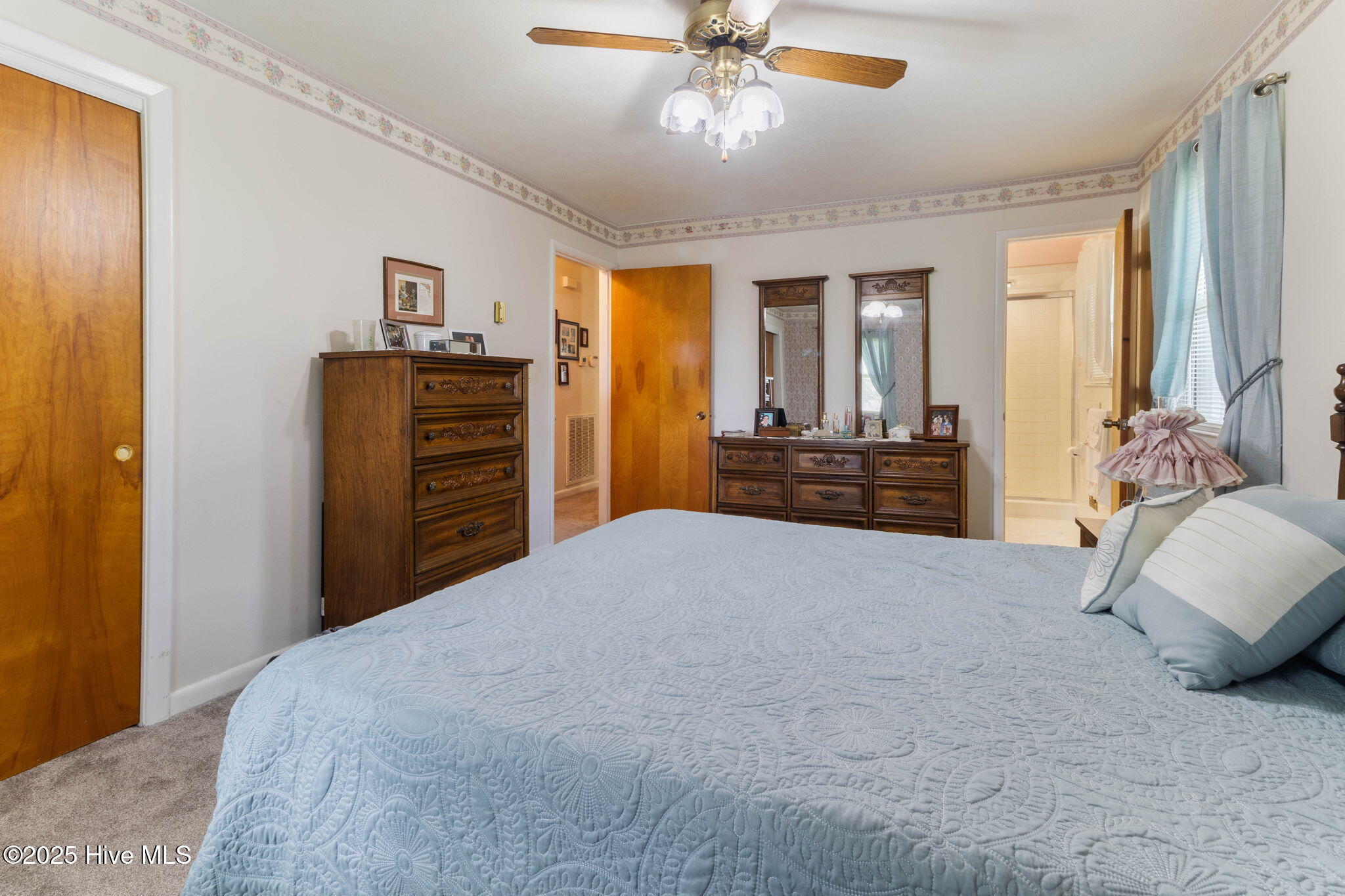 100533593 | Photo 12