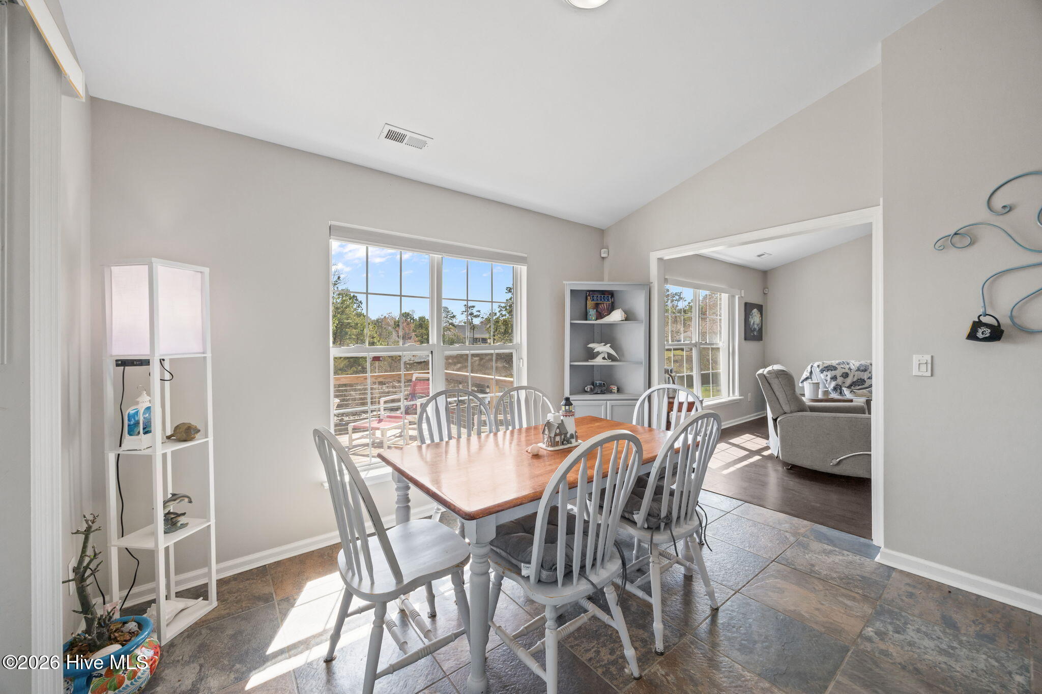 100559515 | Photo 17