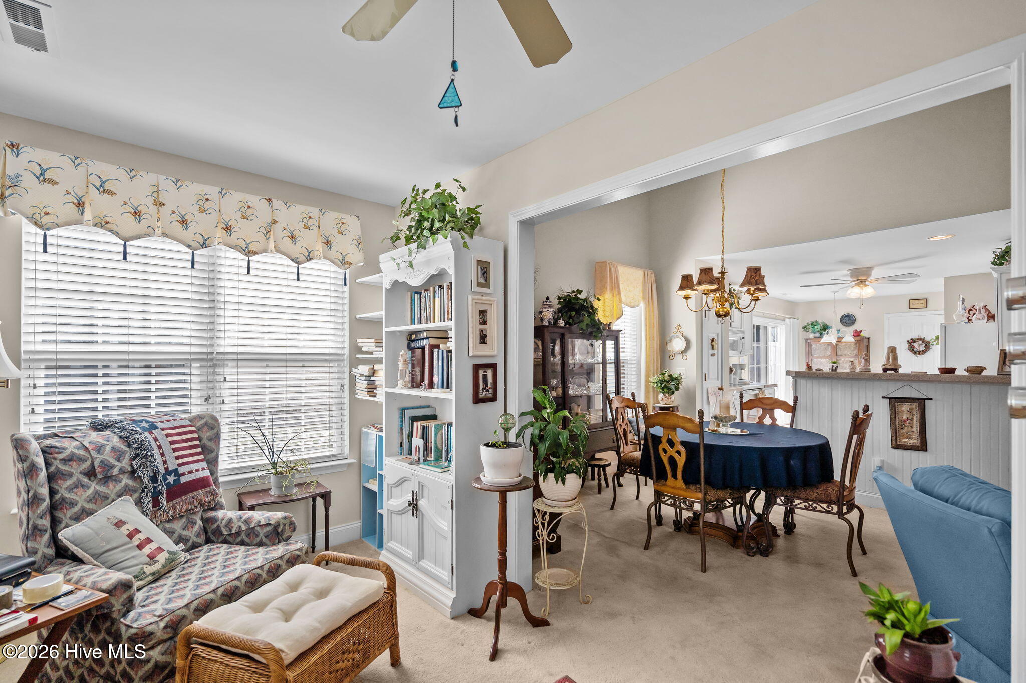 100556282 | Photo 16