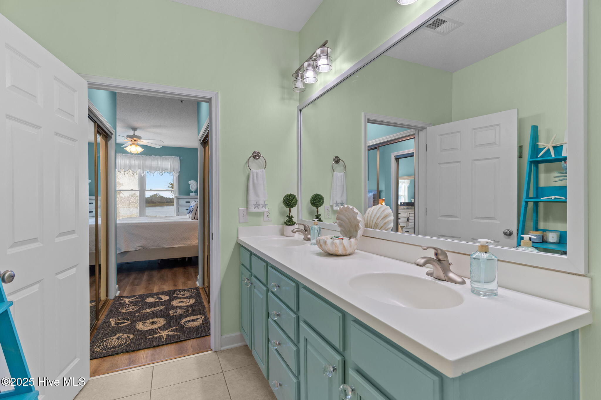 100531707 | Photo 50