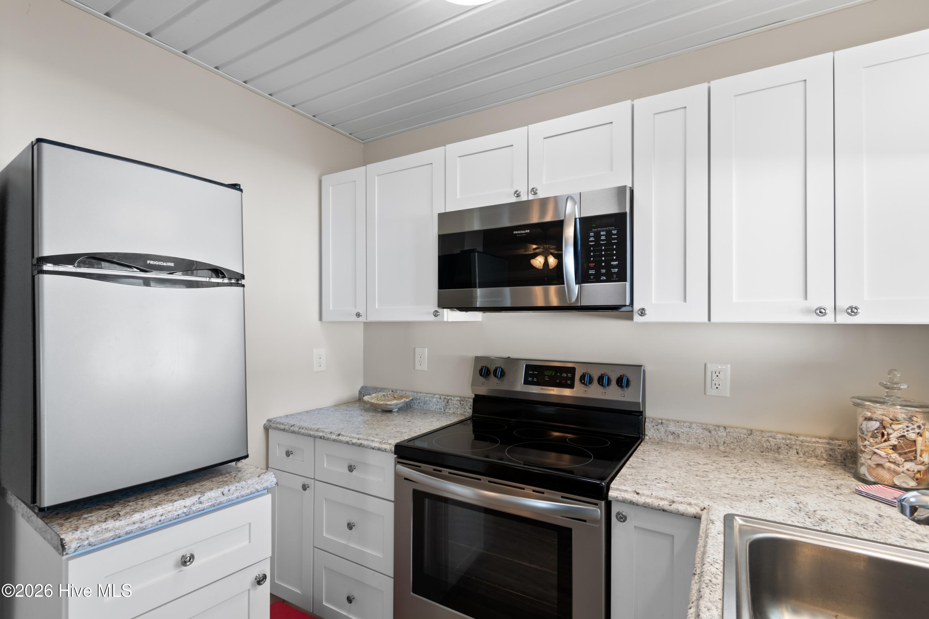 100561293 | Photo 38