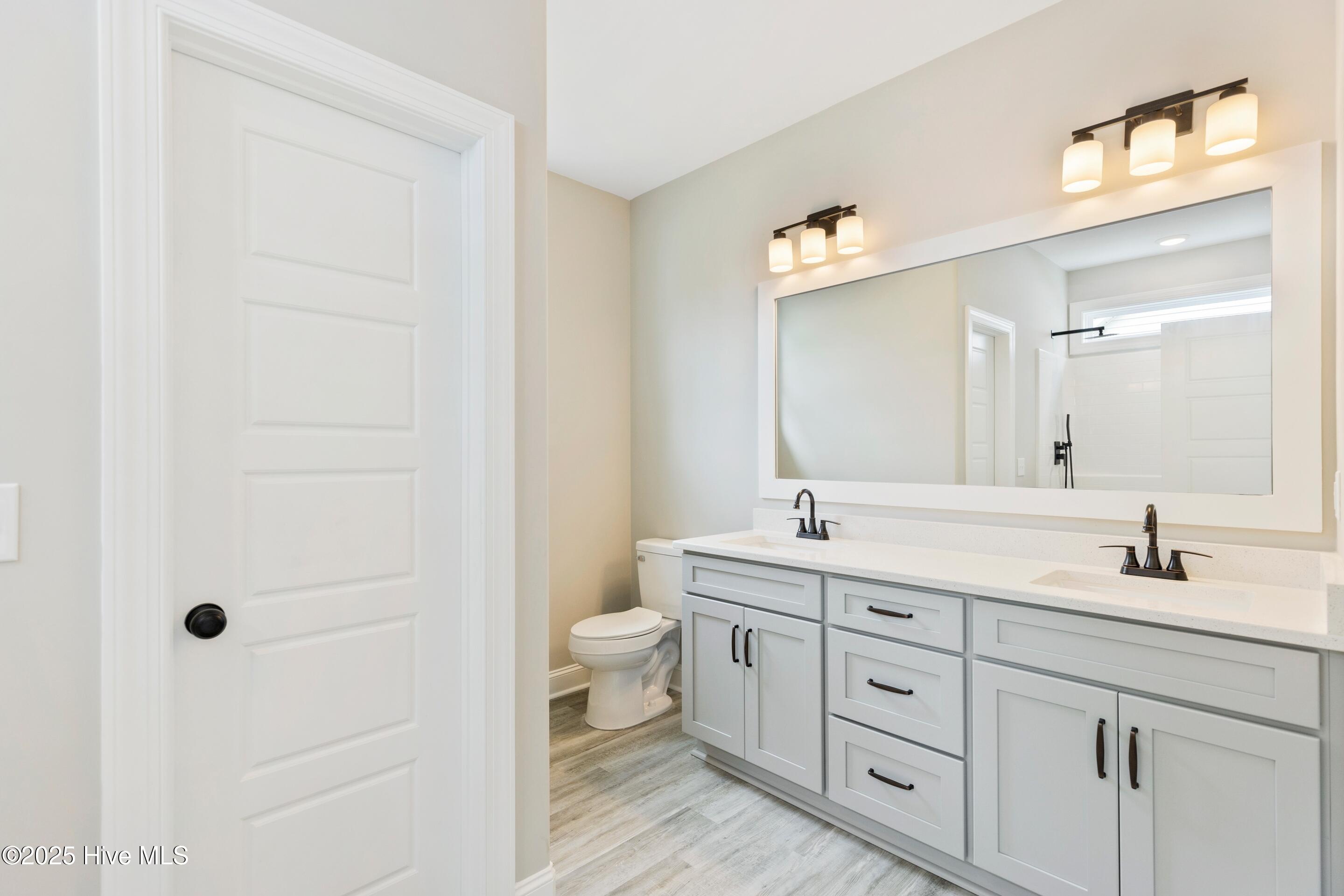 100524111 | Photo 33