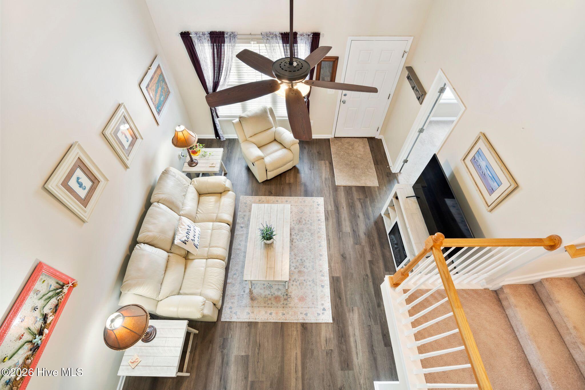 100551615 | Photo 15