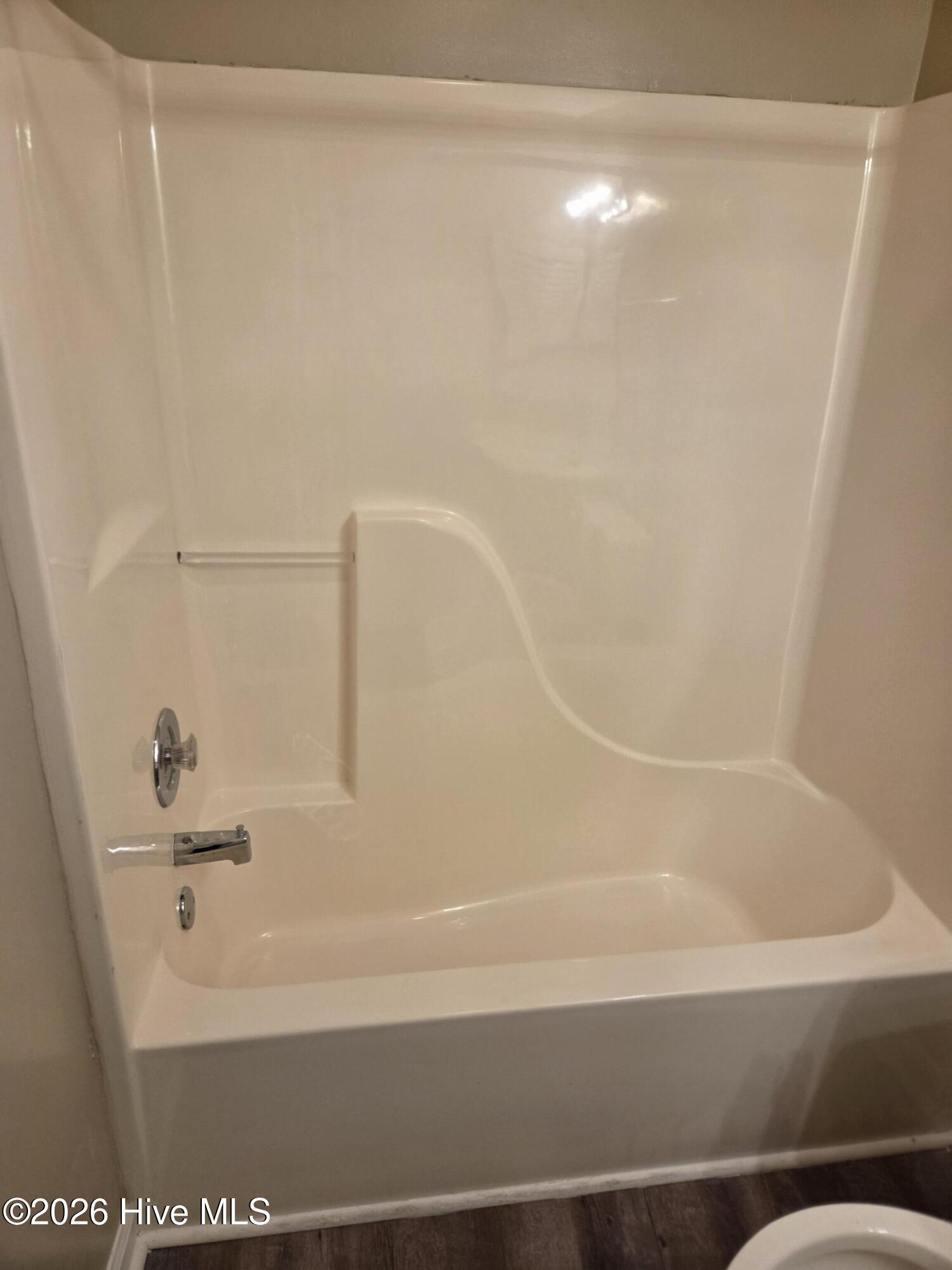 Undisclosed Address, Greenville, NC, 27858