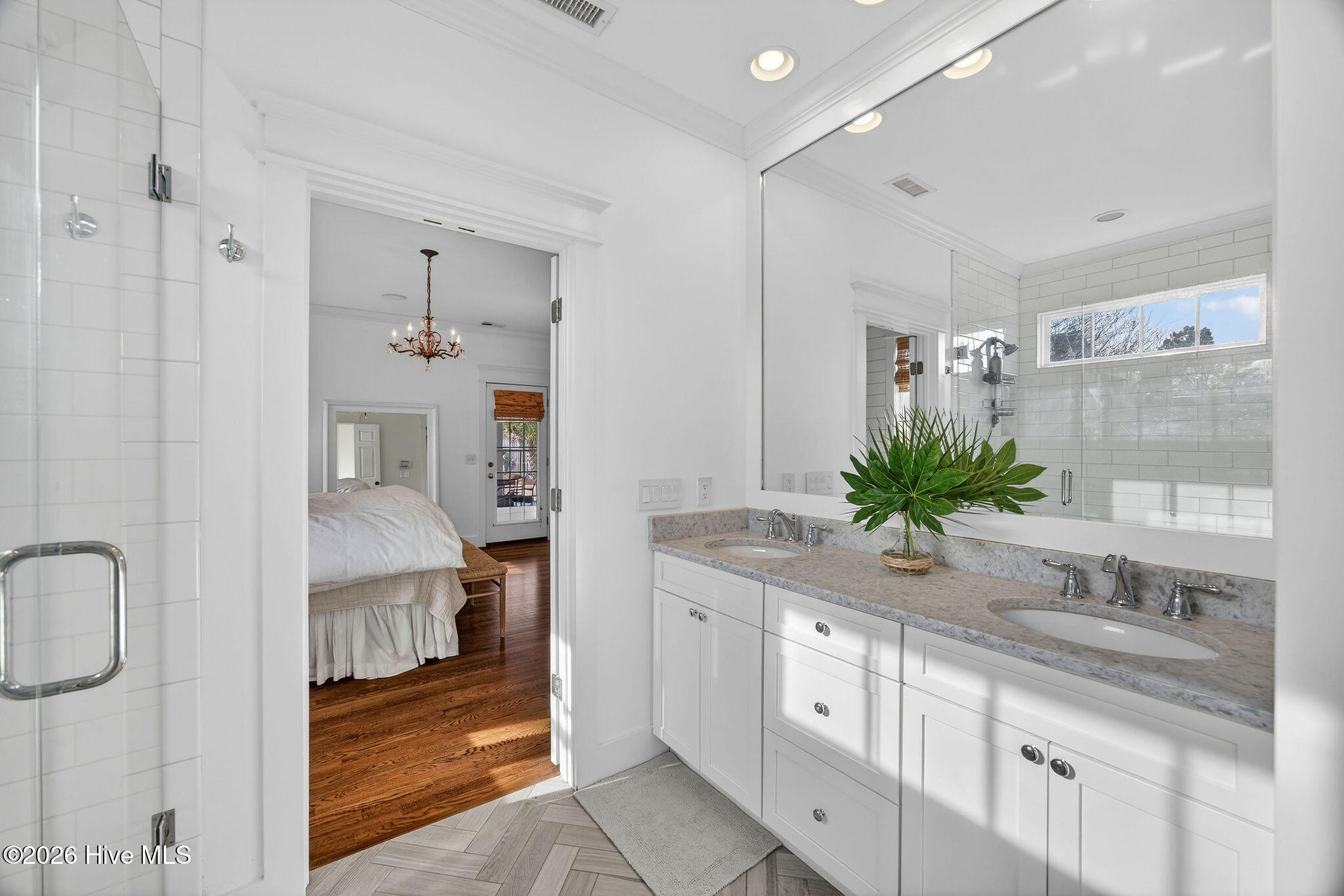 100551466 | Photo 28