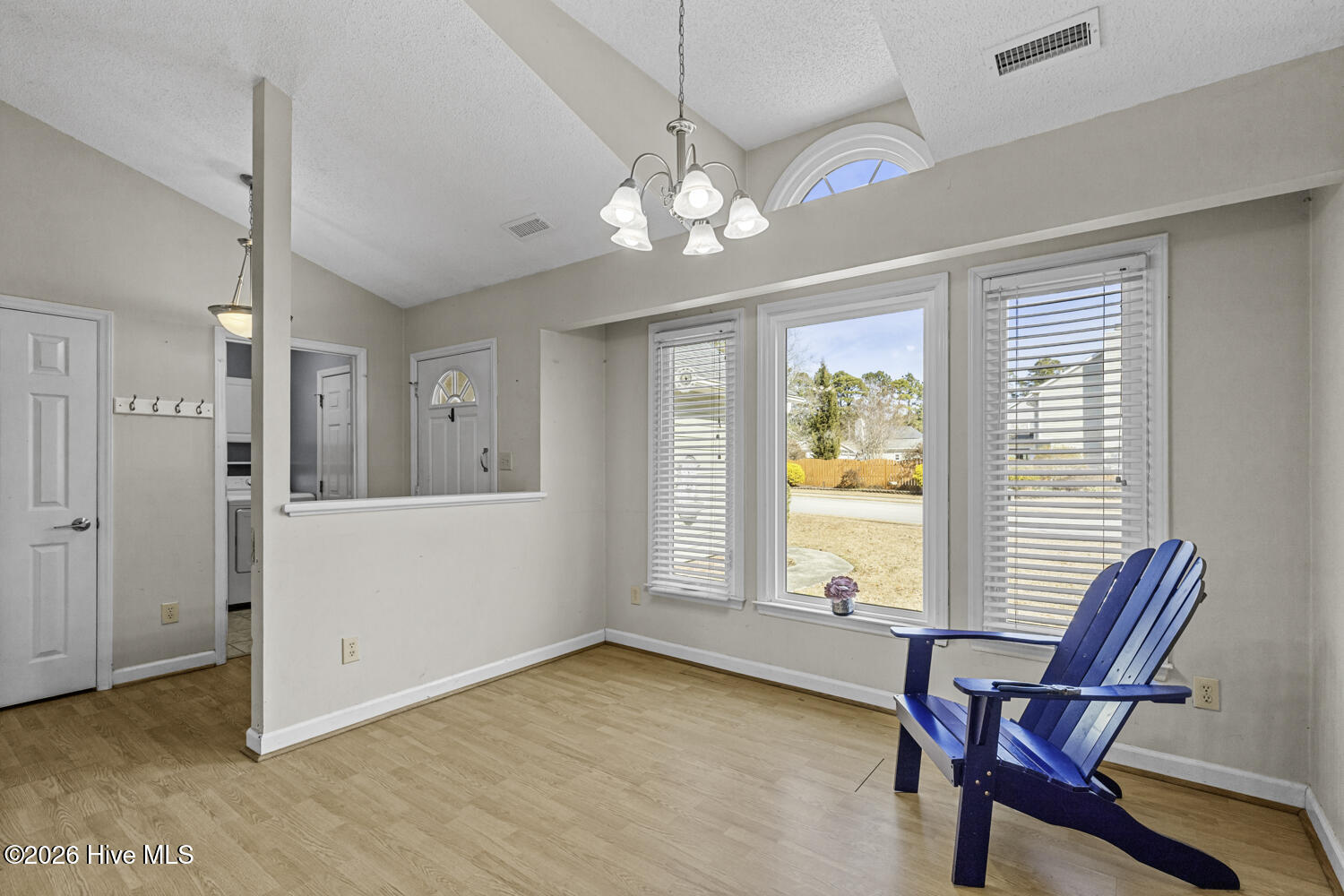 100554638 | Photo 19