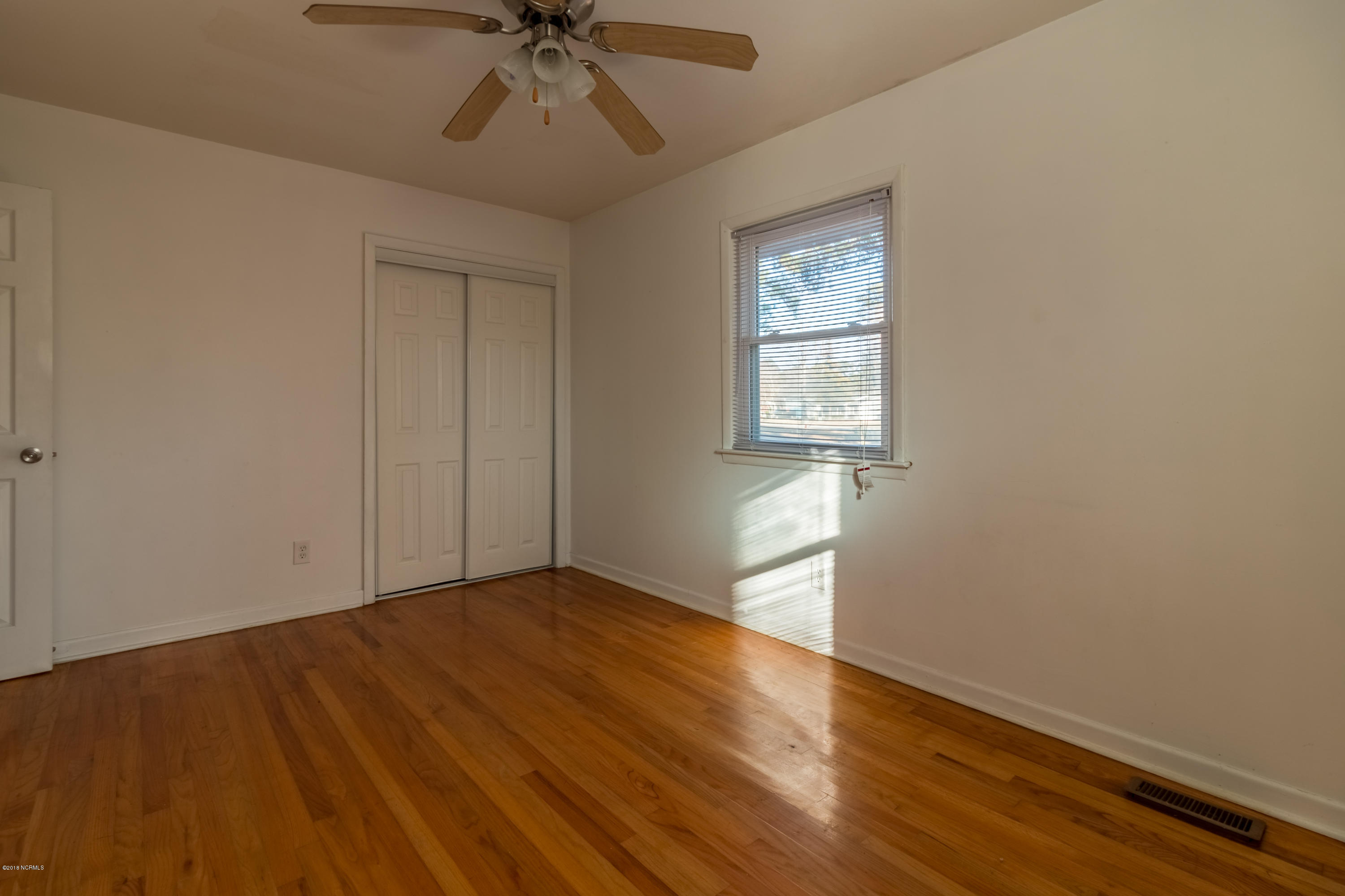 100548764 | Photo 10