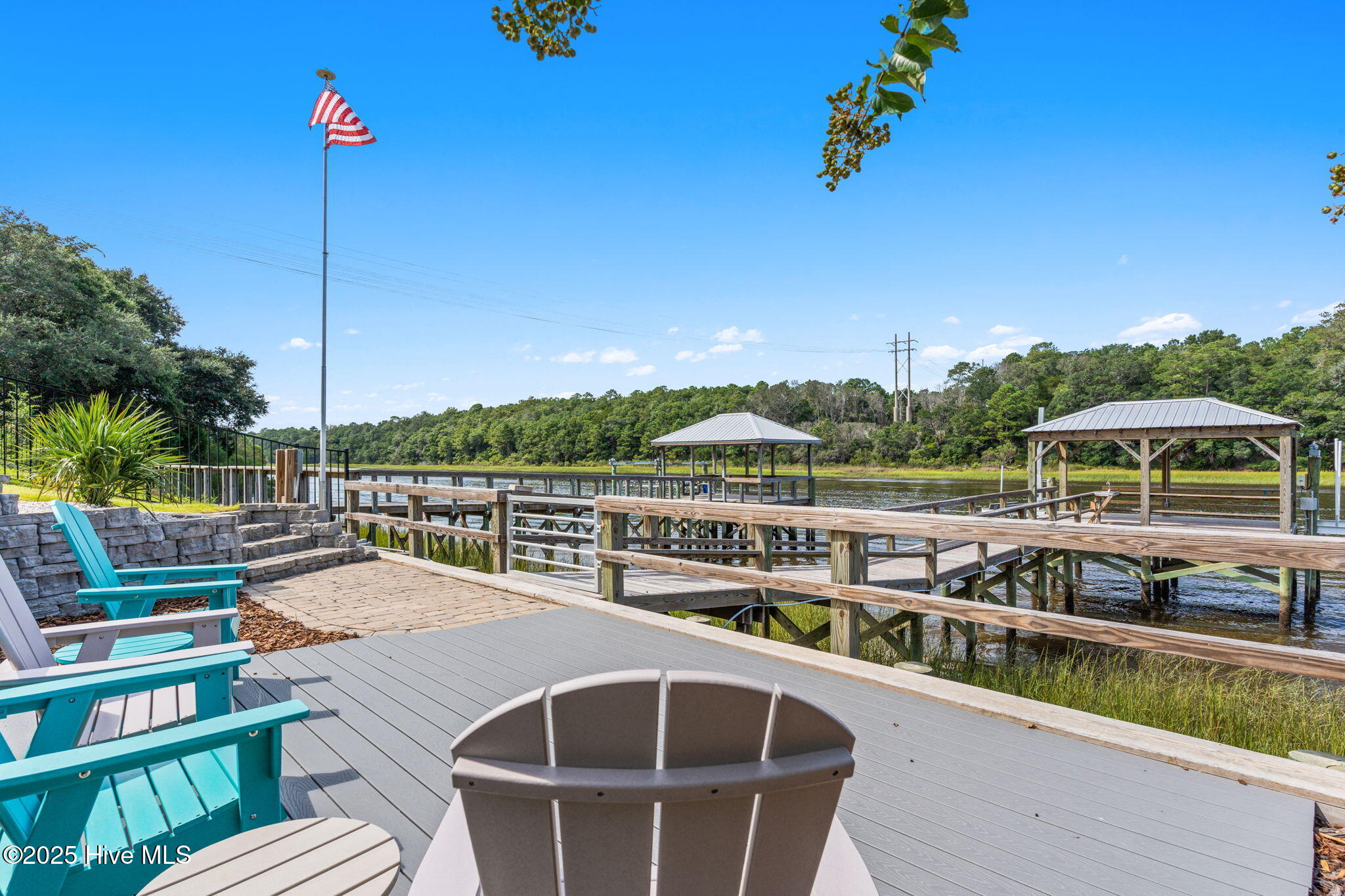 100527753 | Photo 38