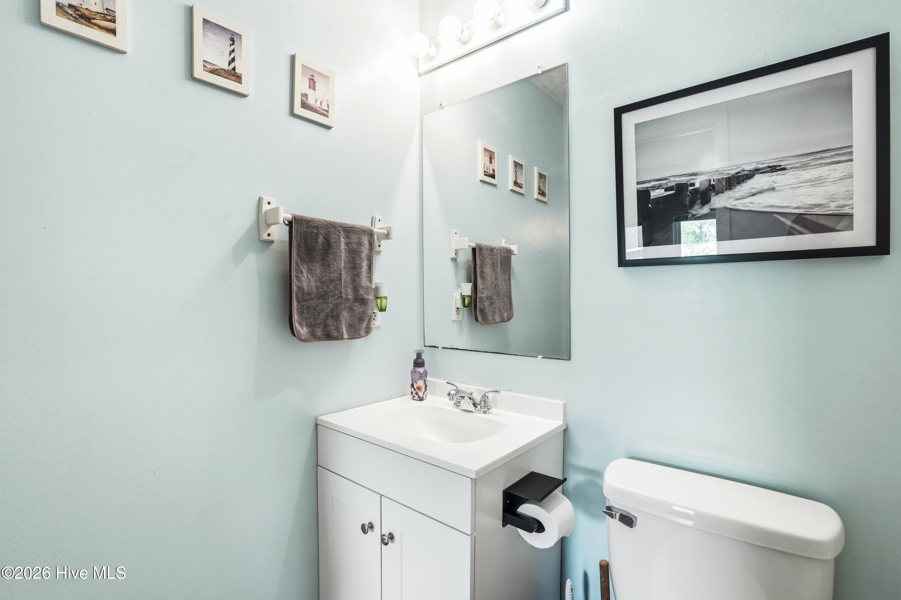 100566190 | Photo 12