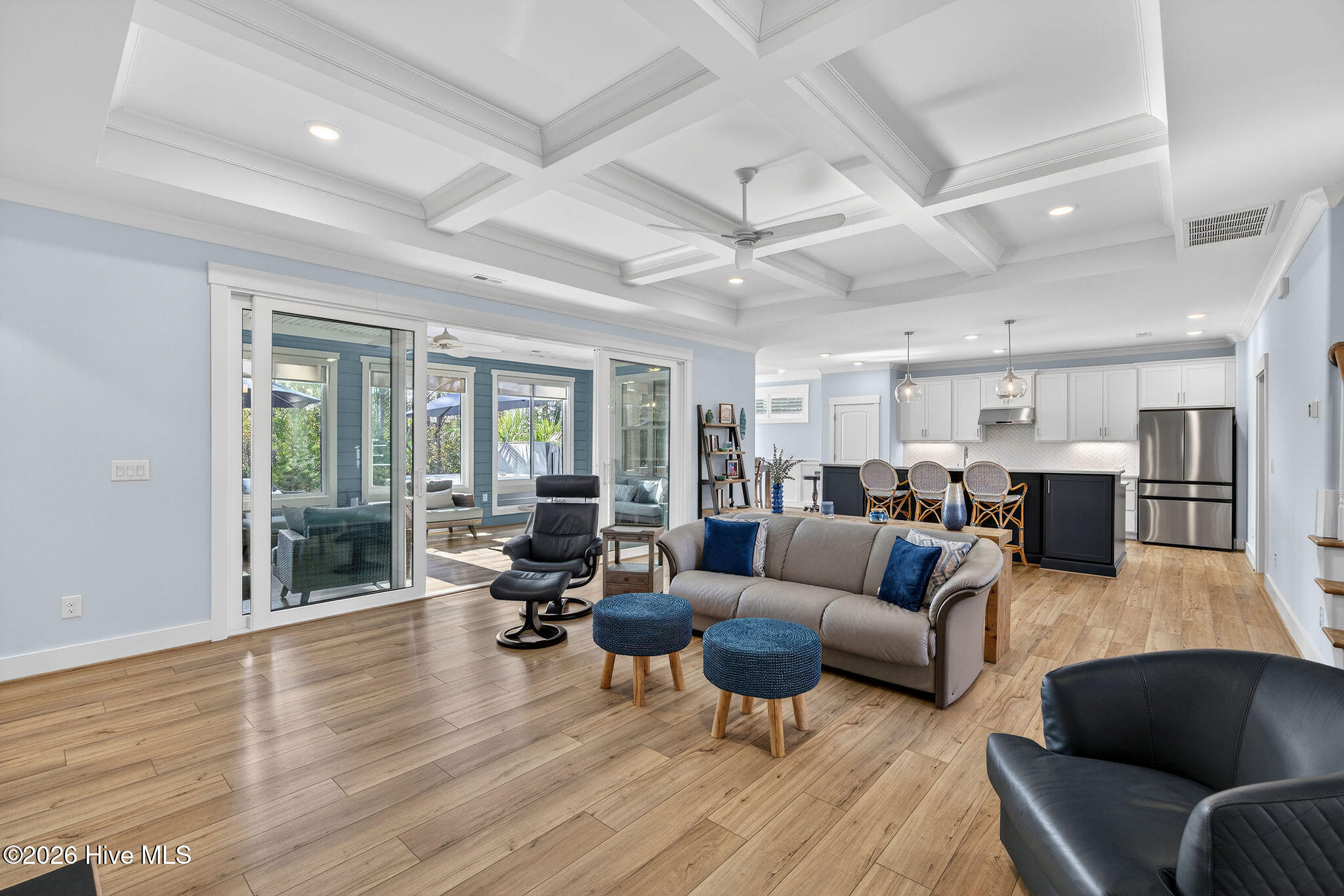 100554107 | Photo 12