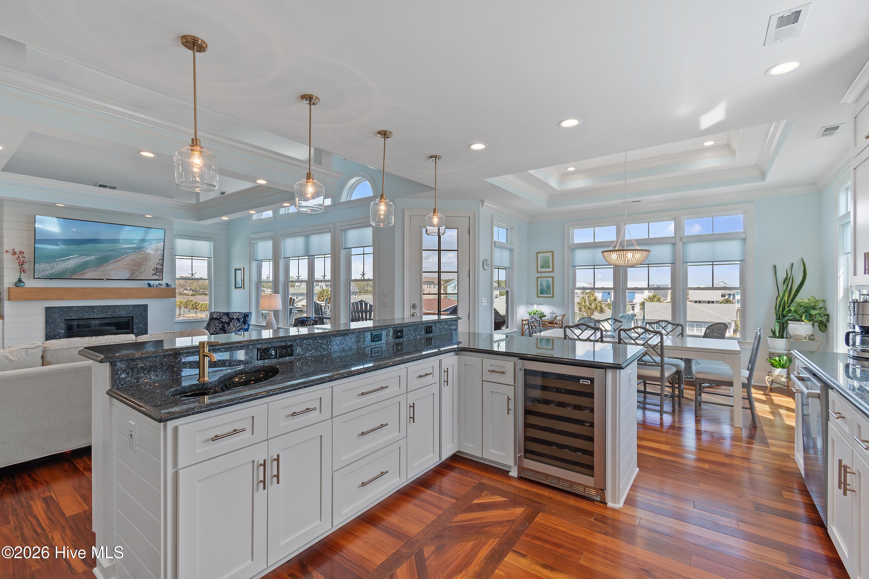 100562772 | Photo 24