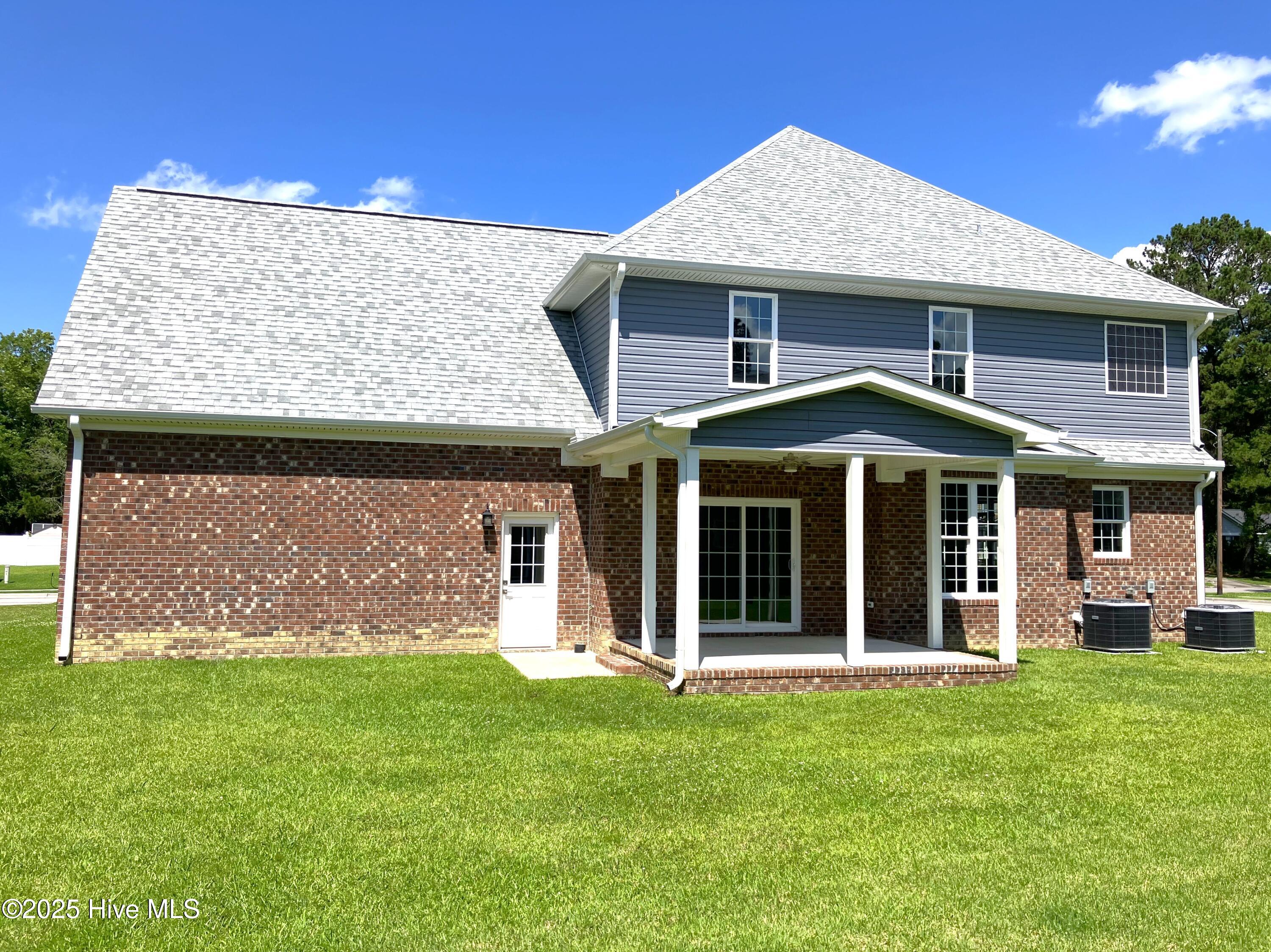 100514031 | Photo 47