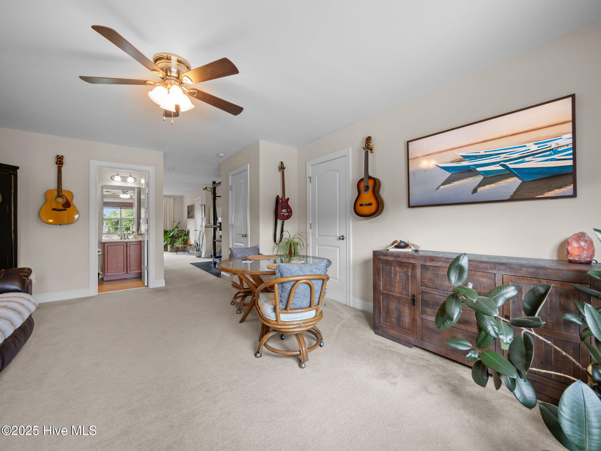 100525324 | Photo 13