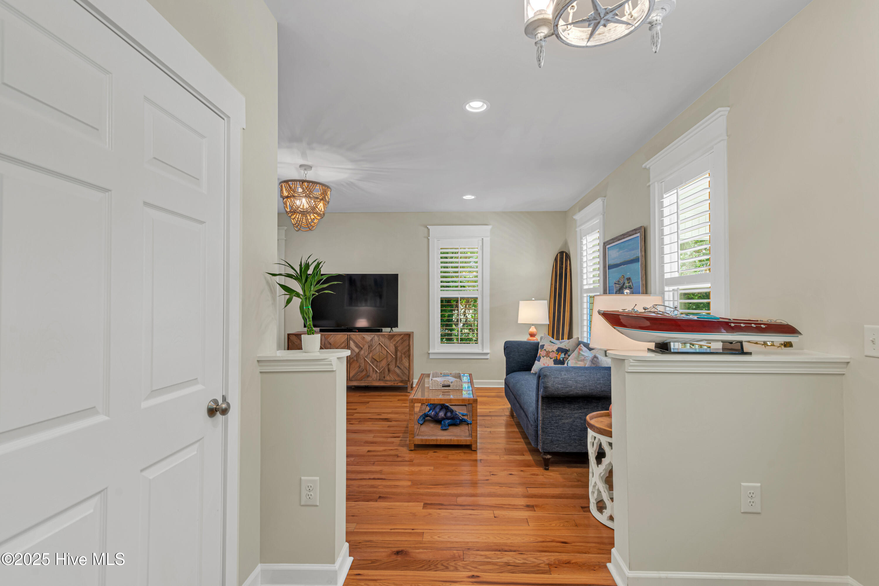 100530224 | Photo 11