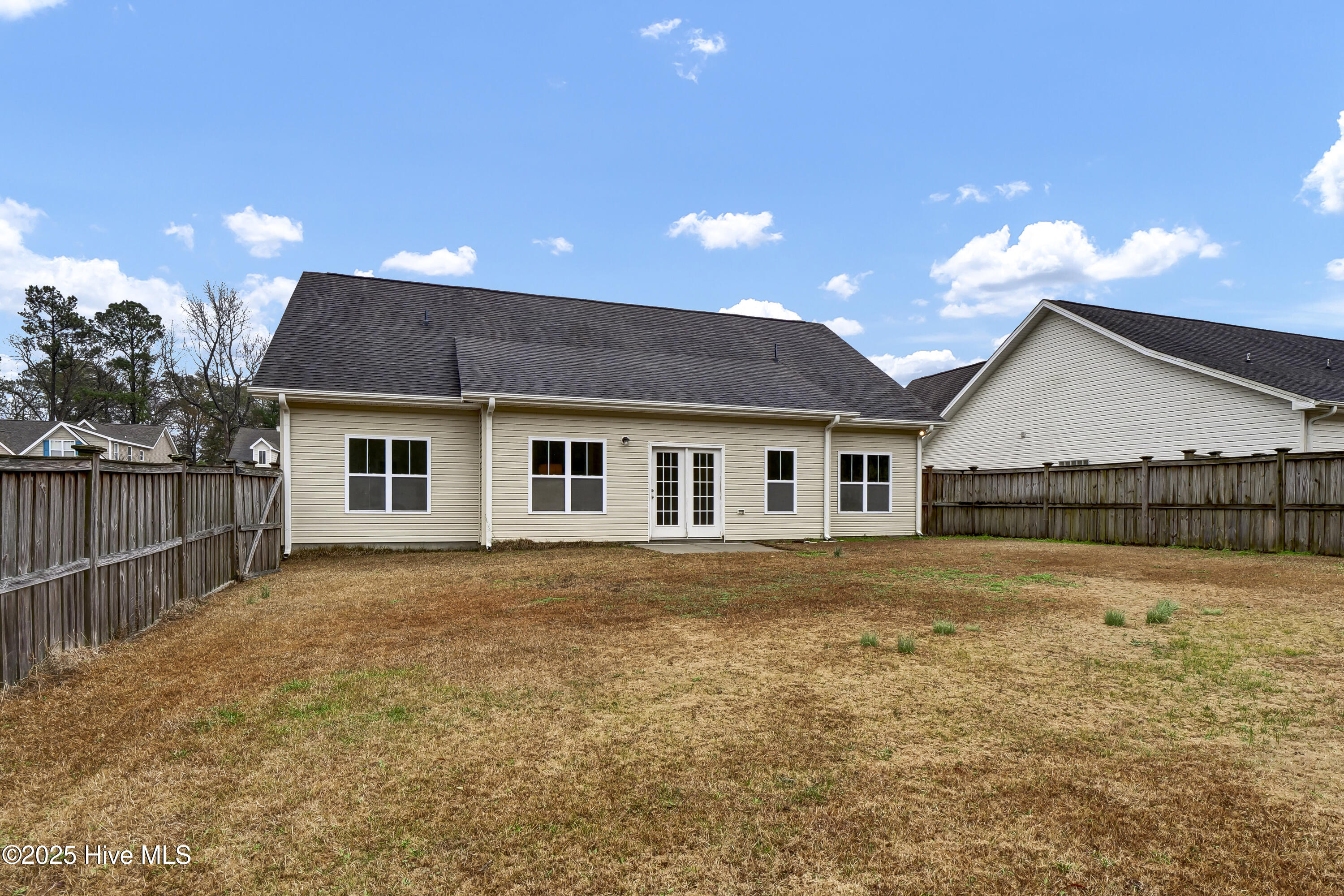 100488787 | Photo 28