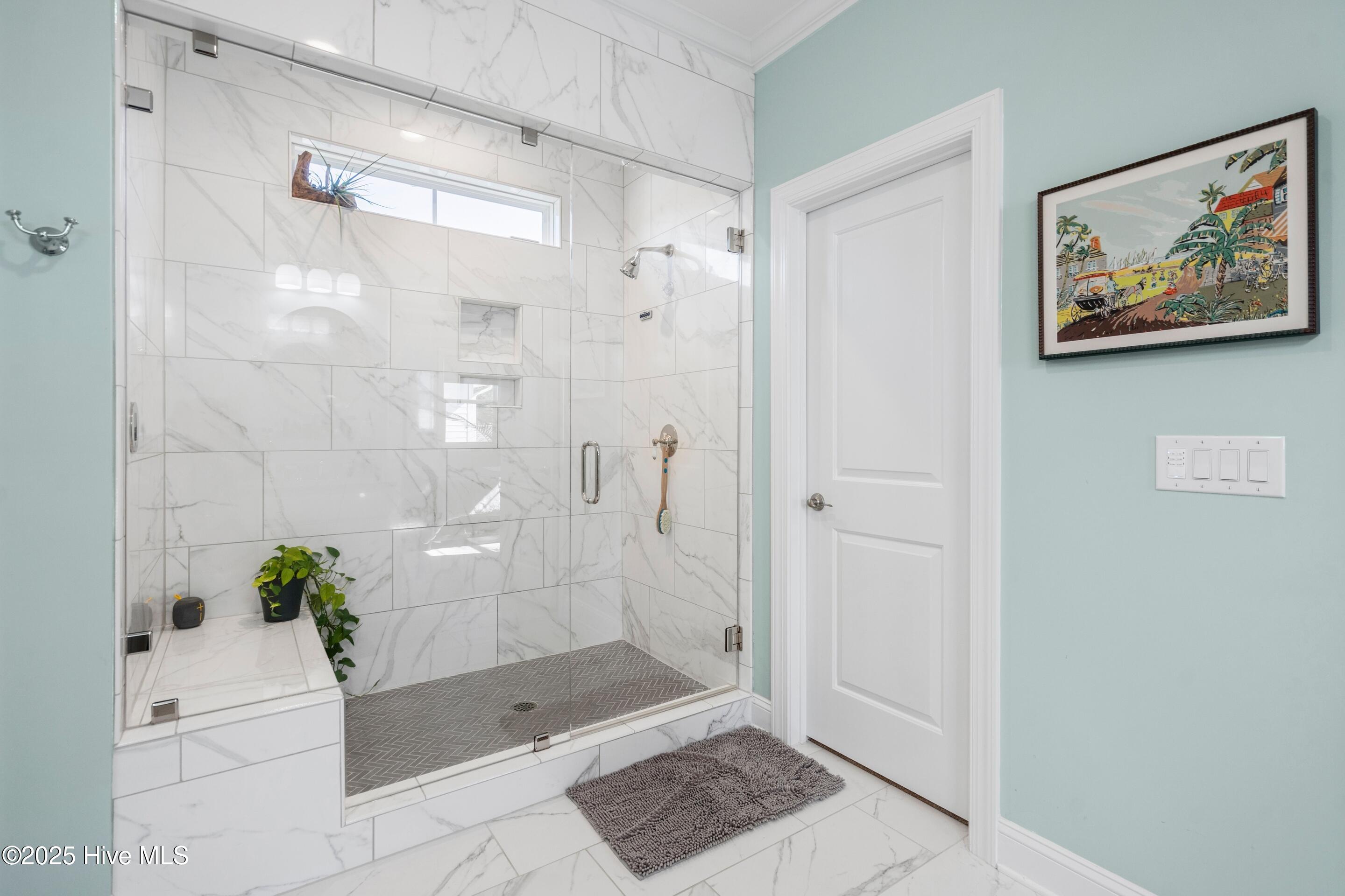 100538062 | Photo 50