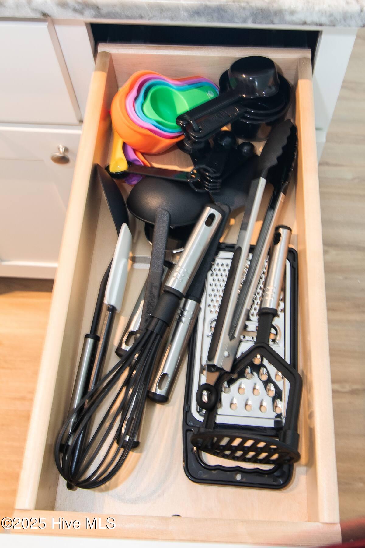 100531007 | Photo 22