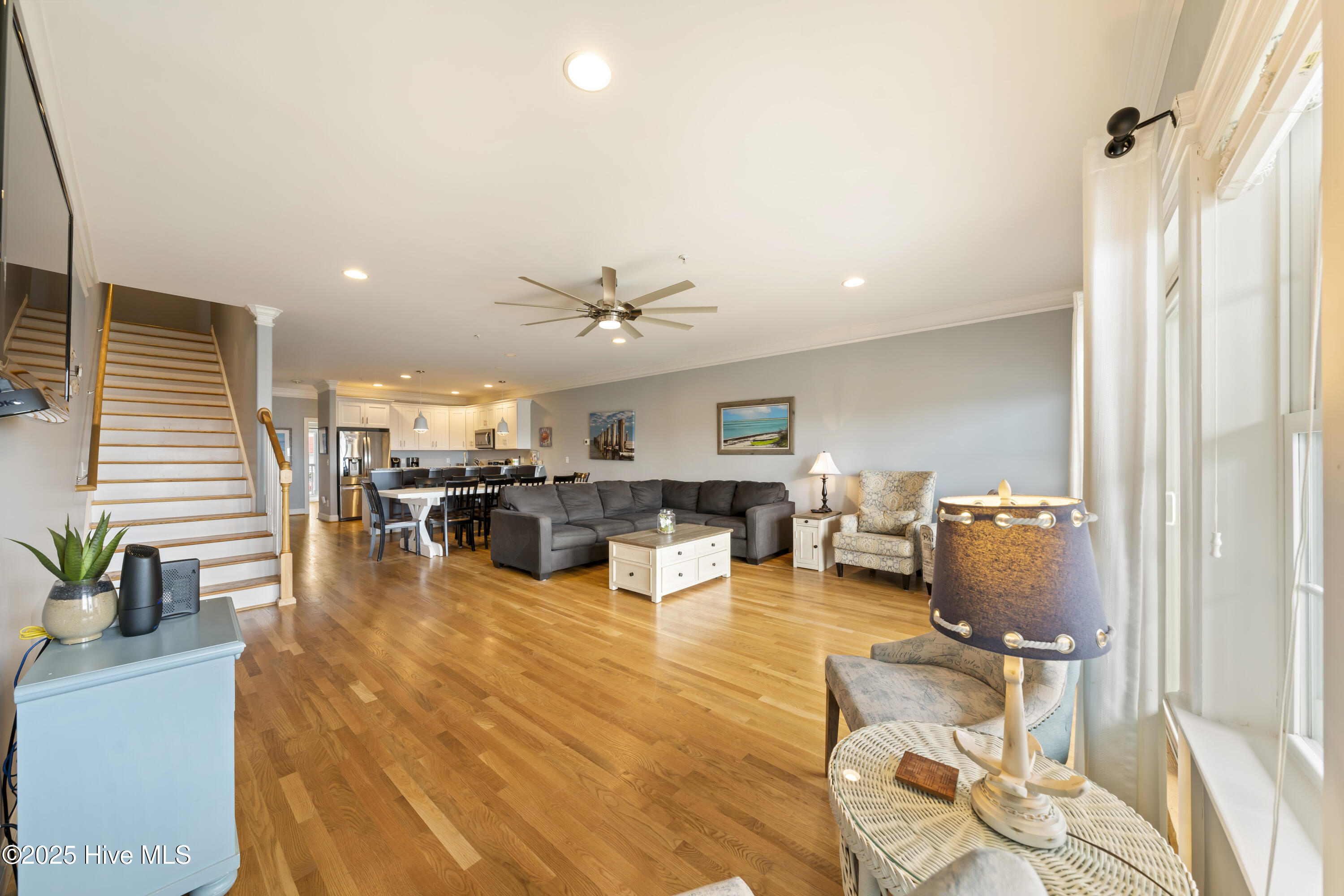 100530858 | Photo 15