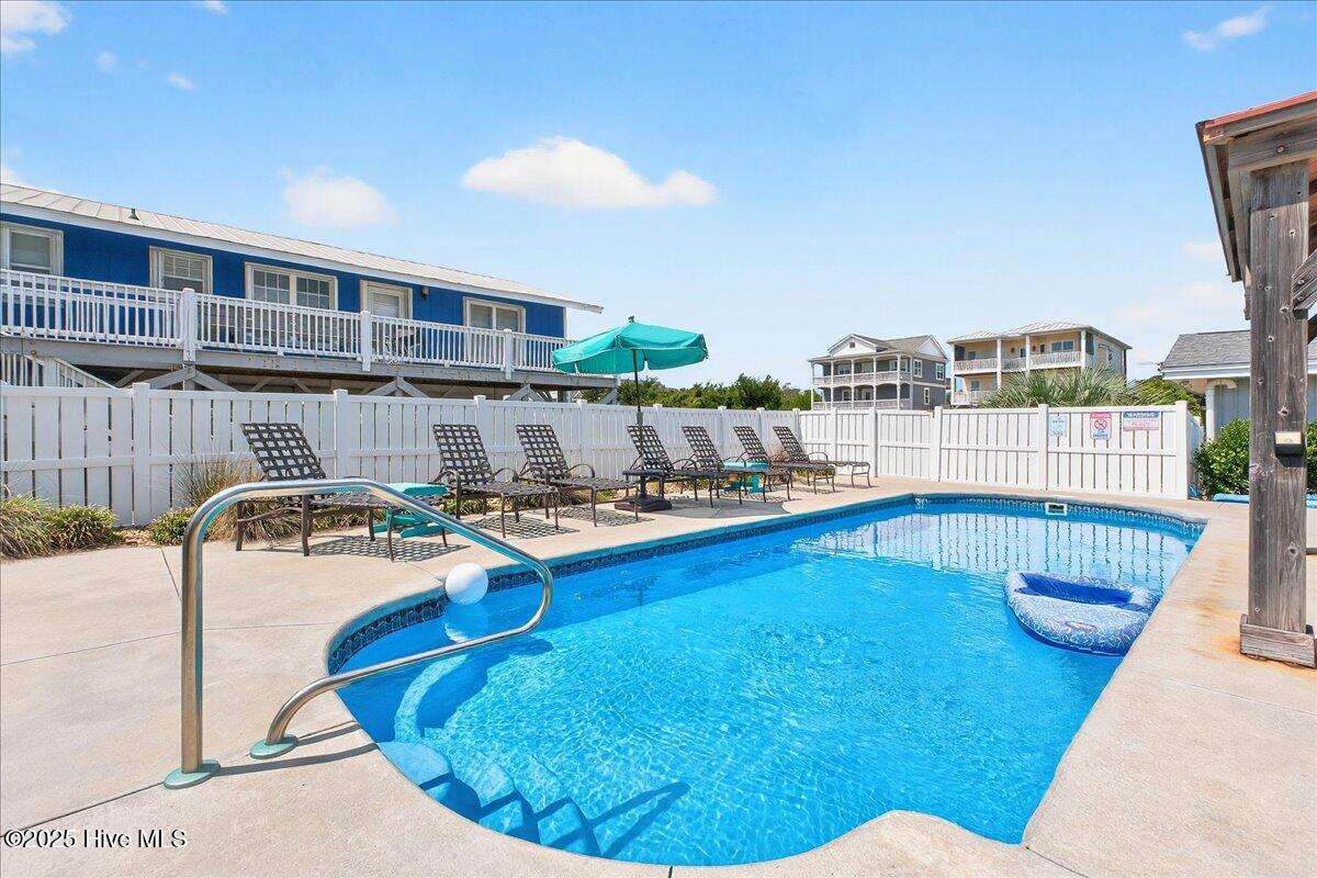 100527780 | Photo 55