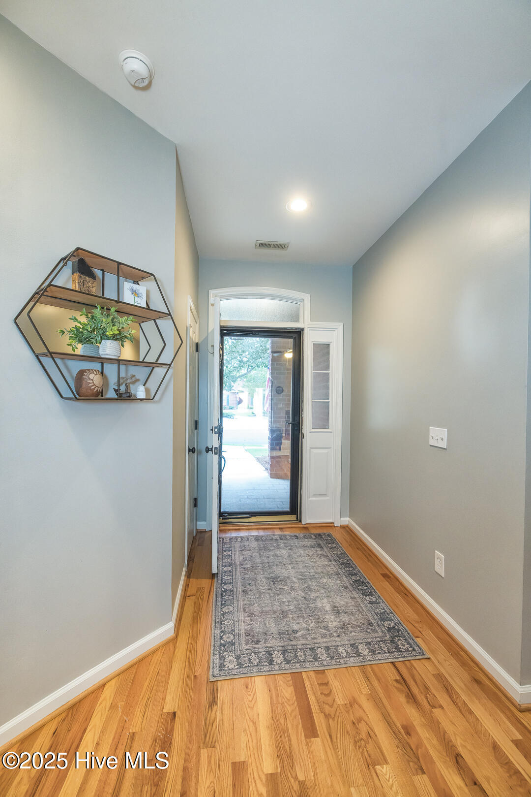 100537191 | Photo 13