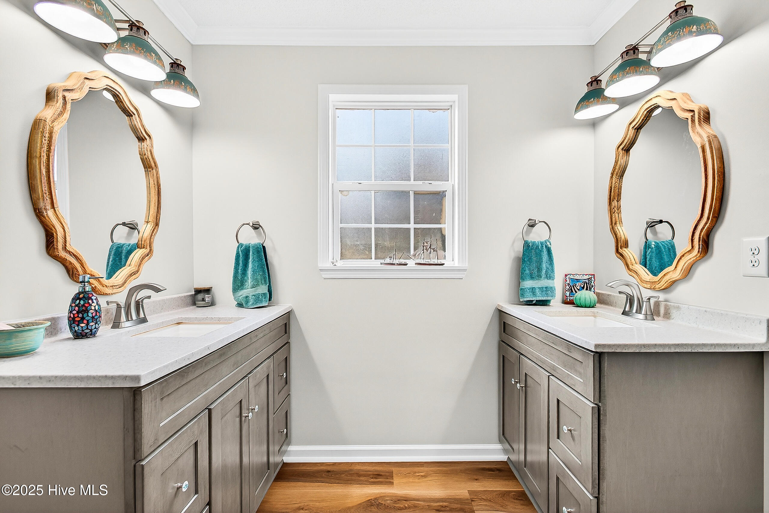 100543152 | Photo 19