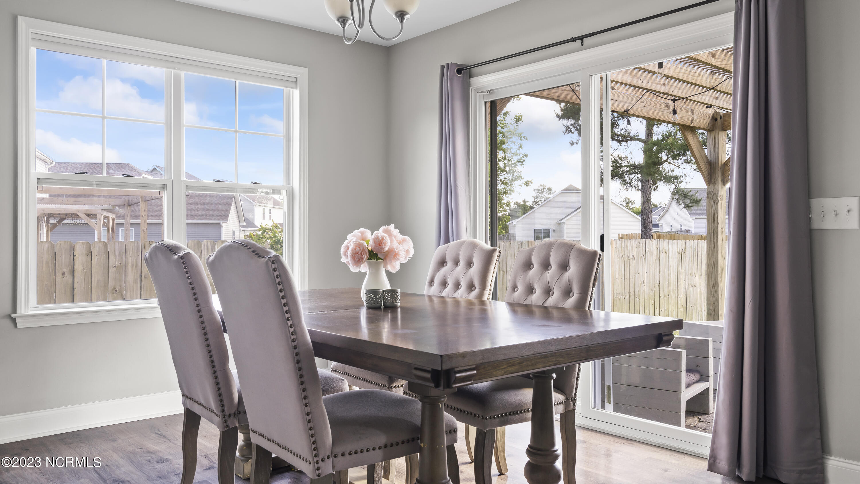 100563607 | Photo 14