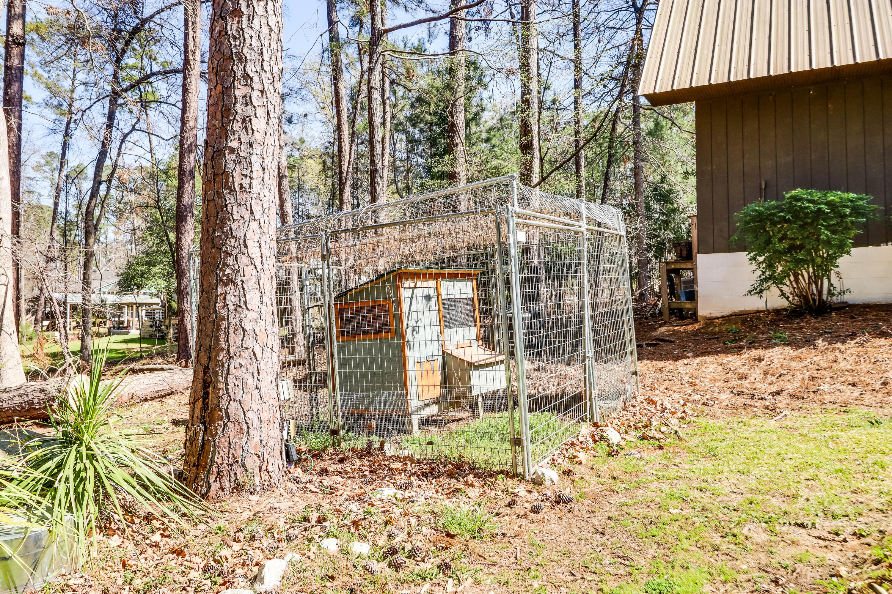 1061 Delaware Dr-48