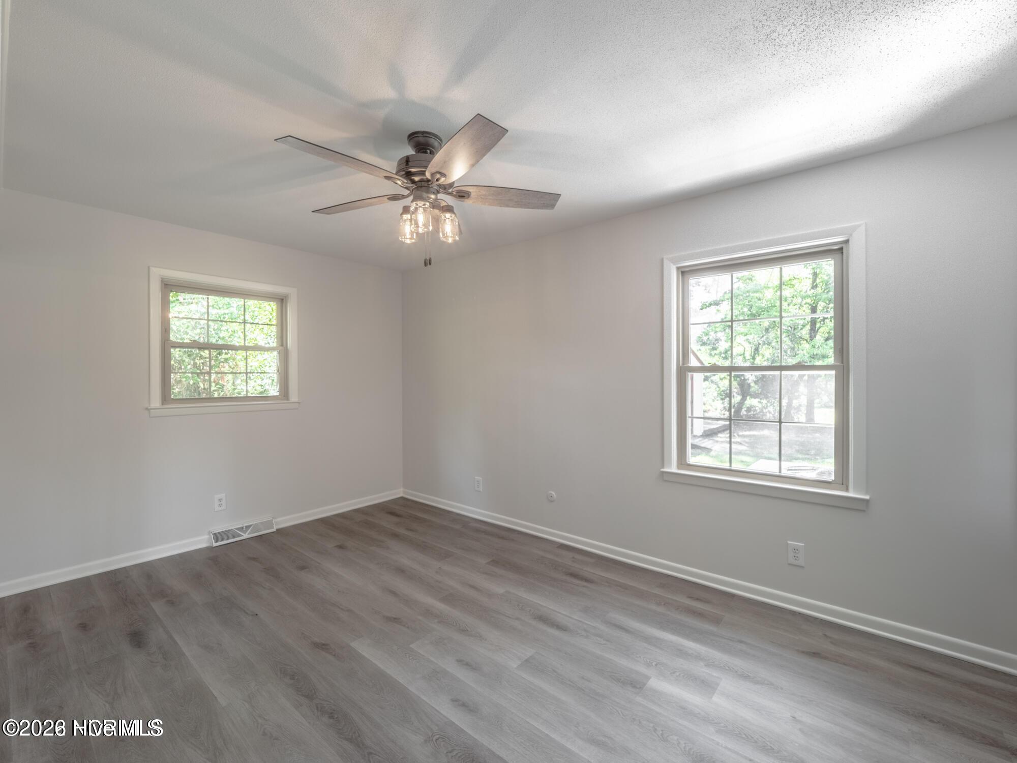 100562662 | Photo 17