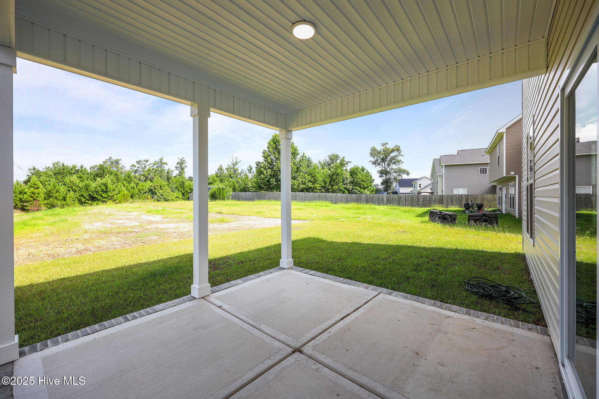 100504160 | Photo 44