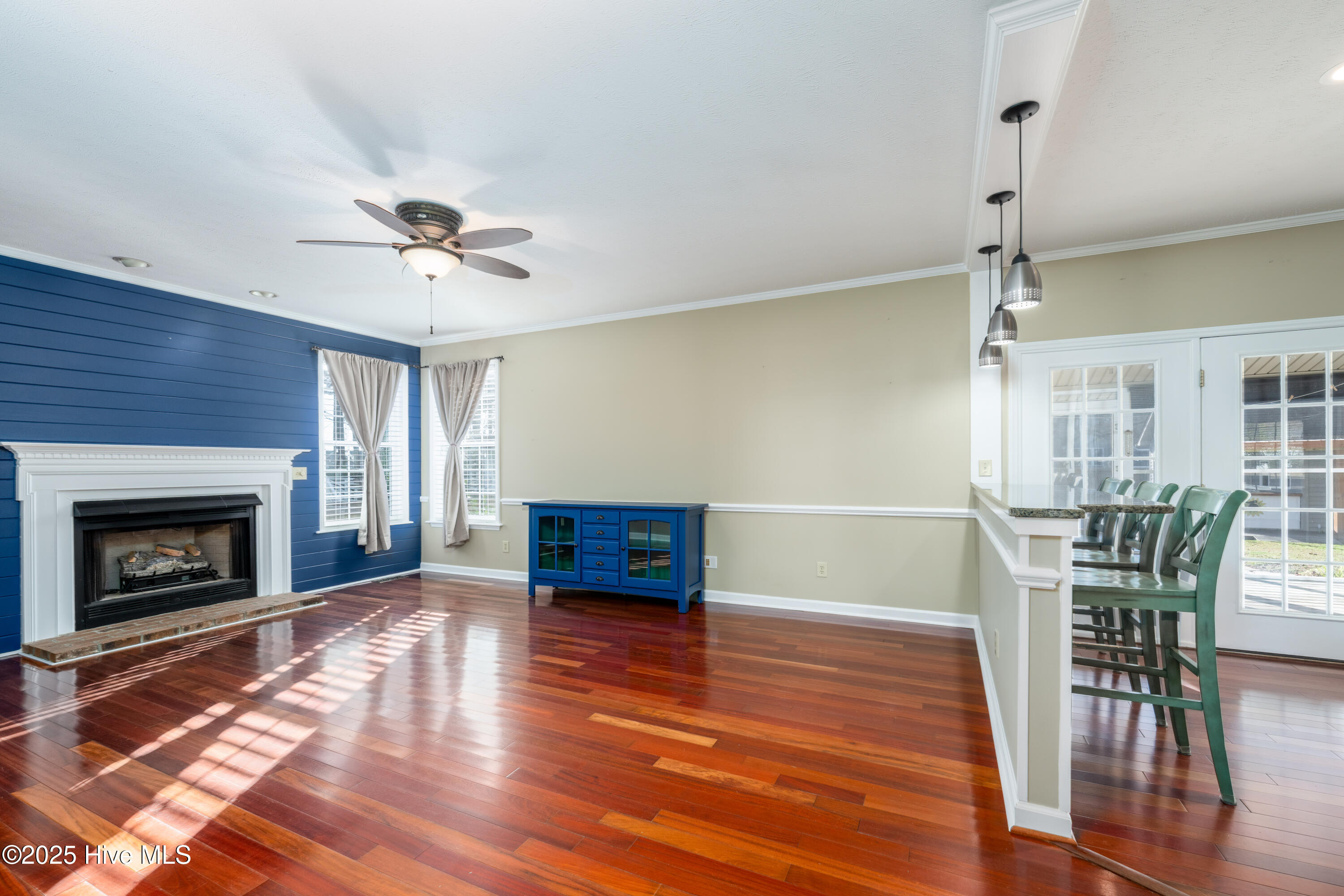 100547414 | Photo 12