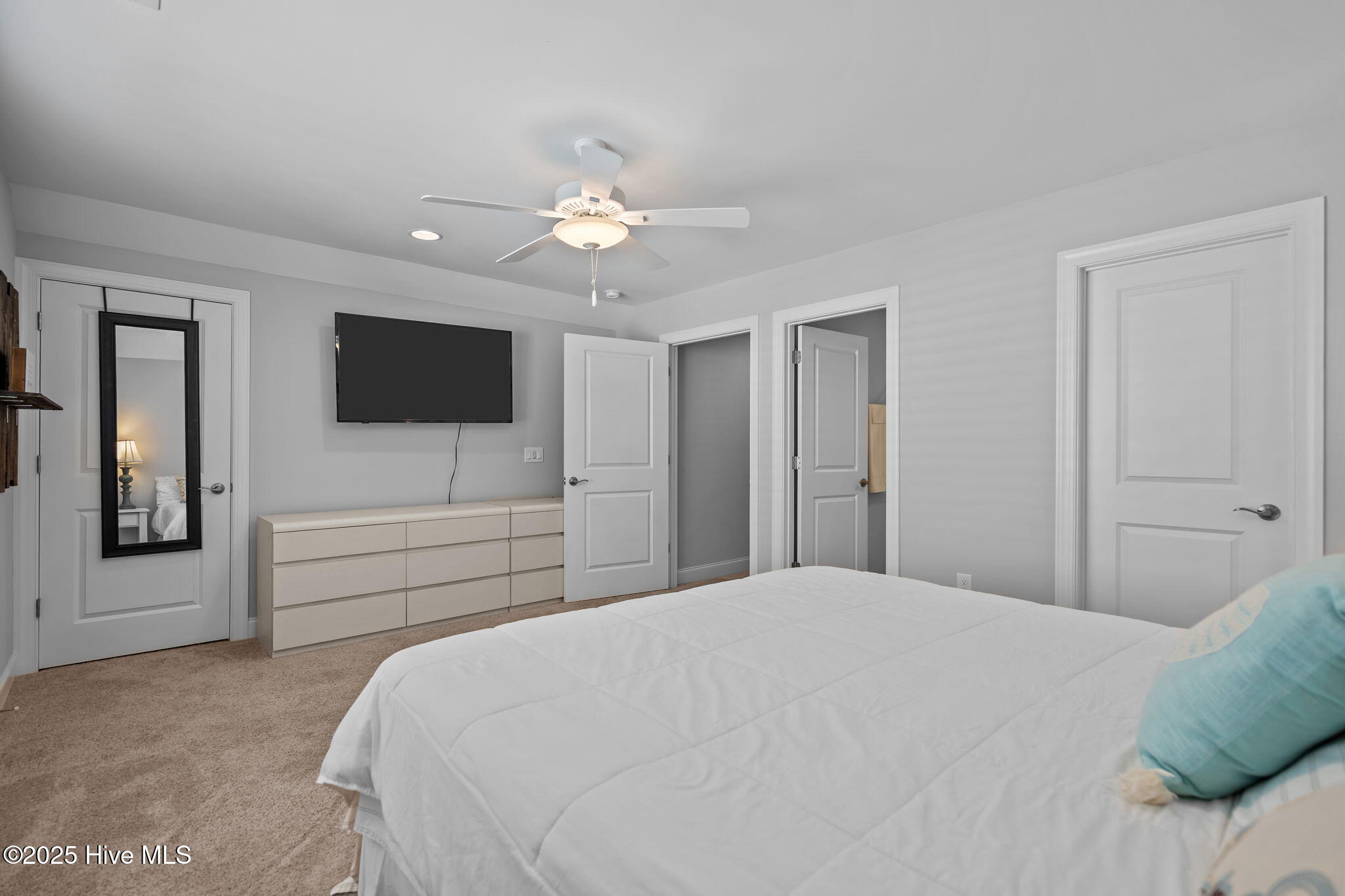 100532627 | Photo 37