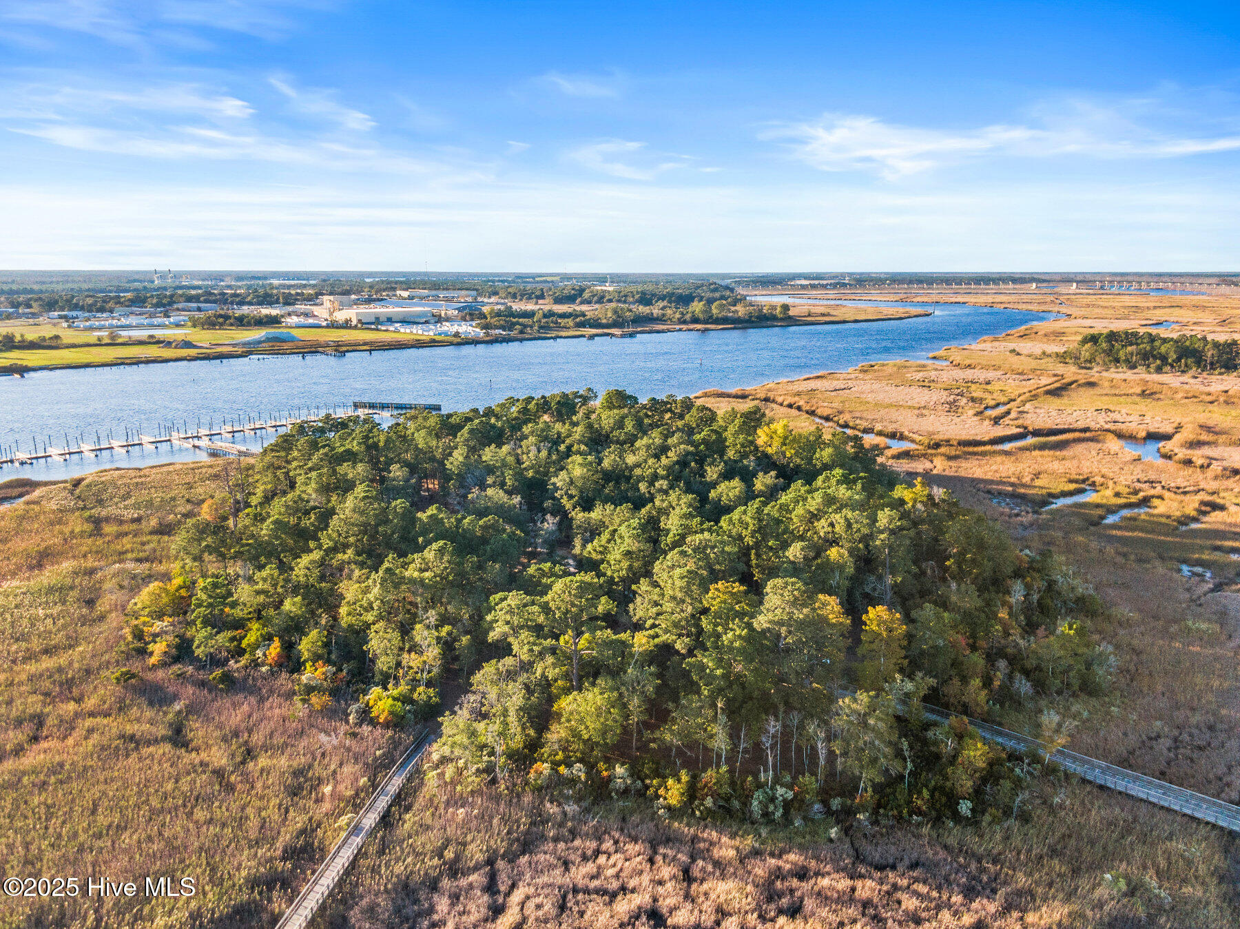 100537930 | Photo 74