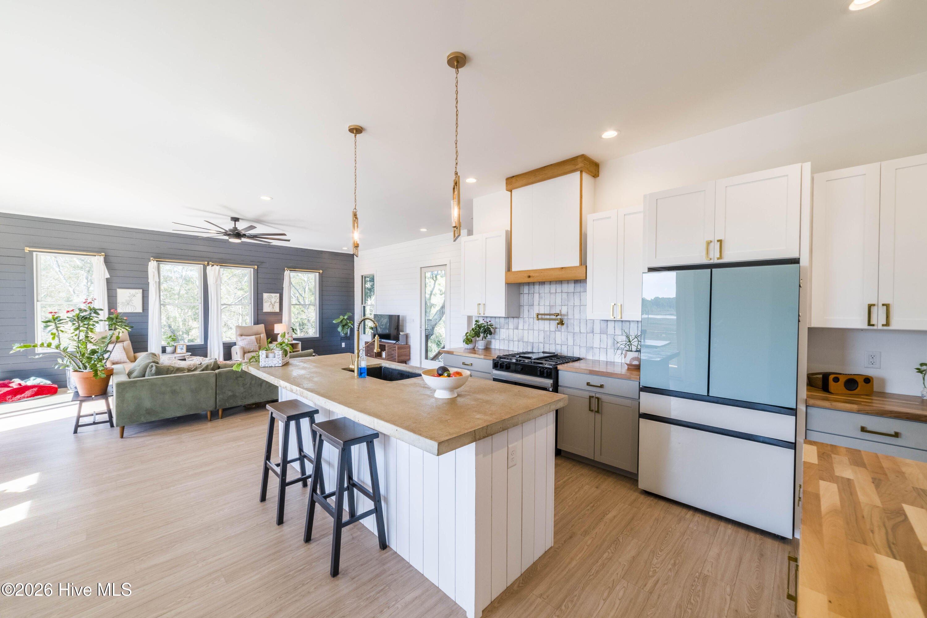 100554850 | Photo 61