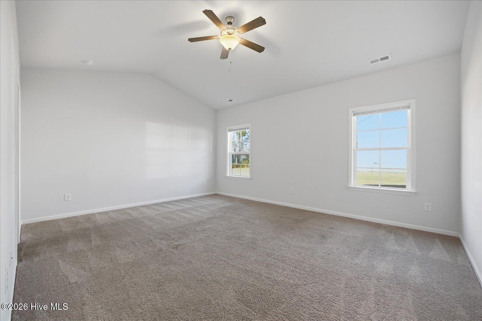 100548864 | Photo 22