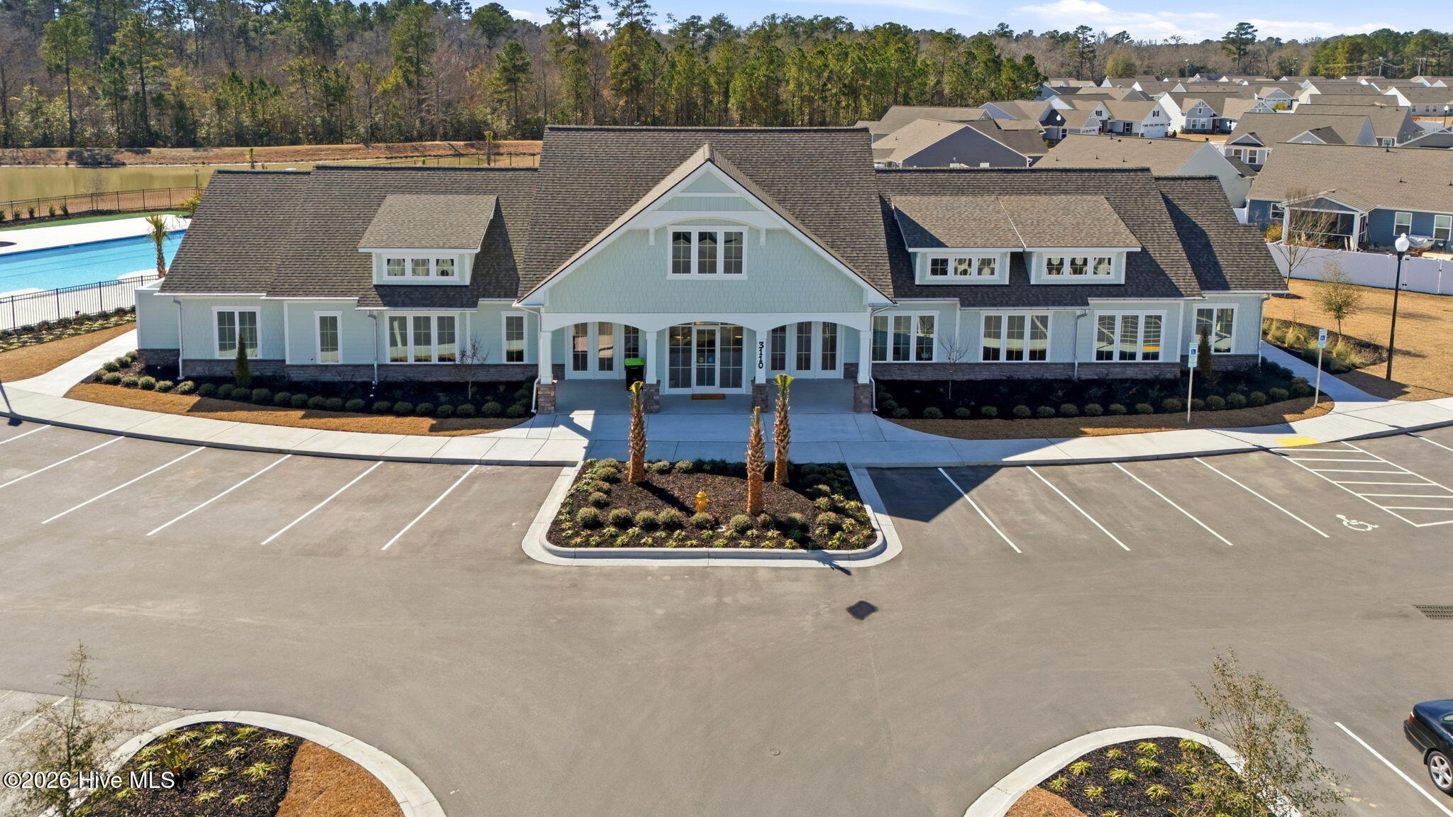 100554684 | Photo 49