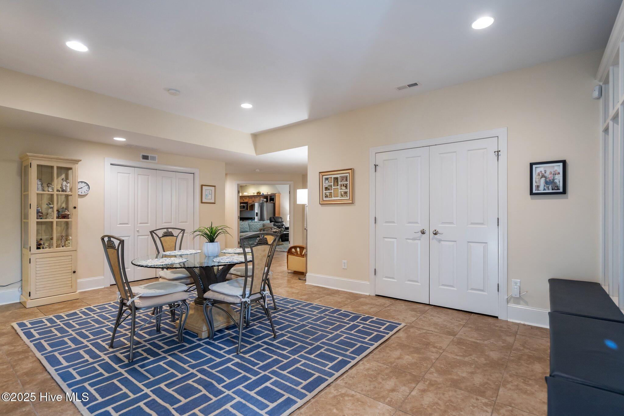 100513091 | Photo 54