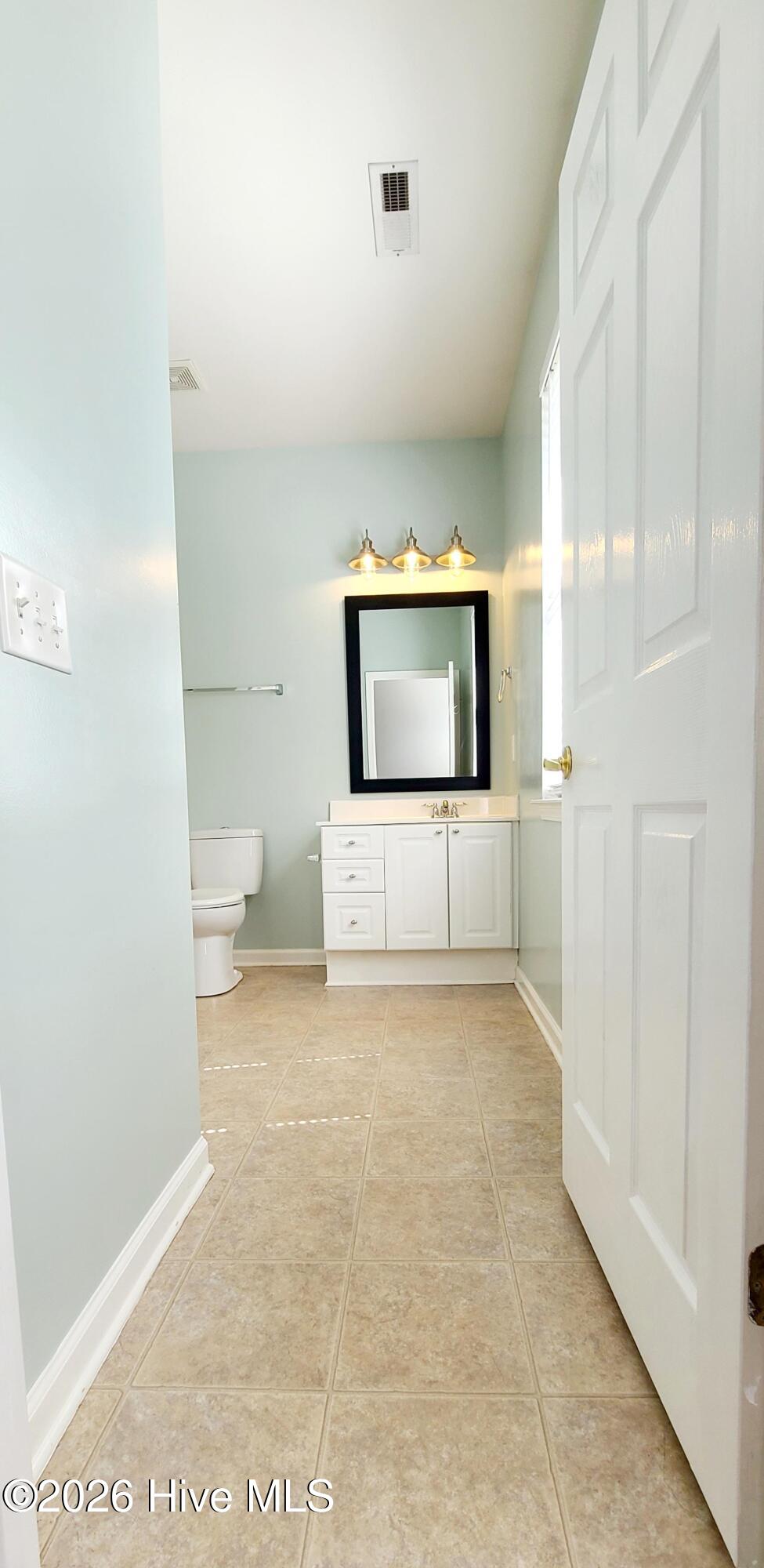 100565978 | Photo 10