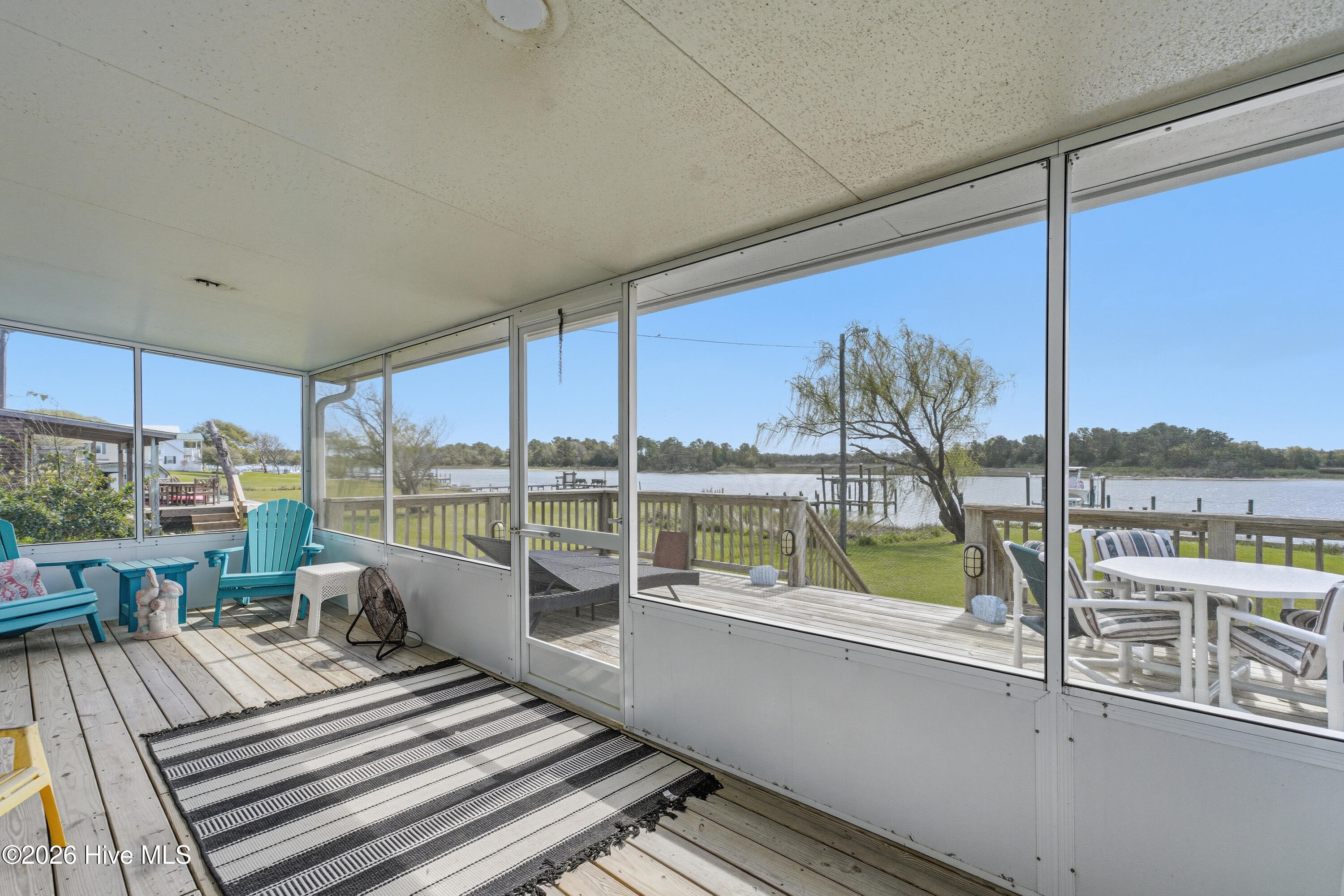 100564102 | Photo 56