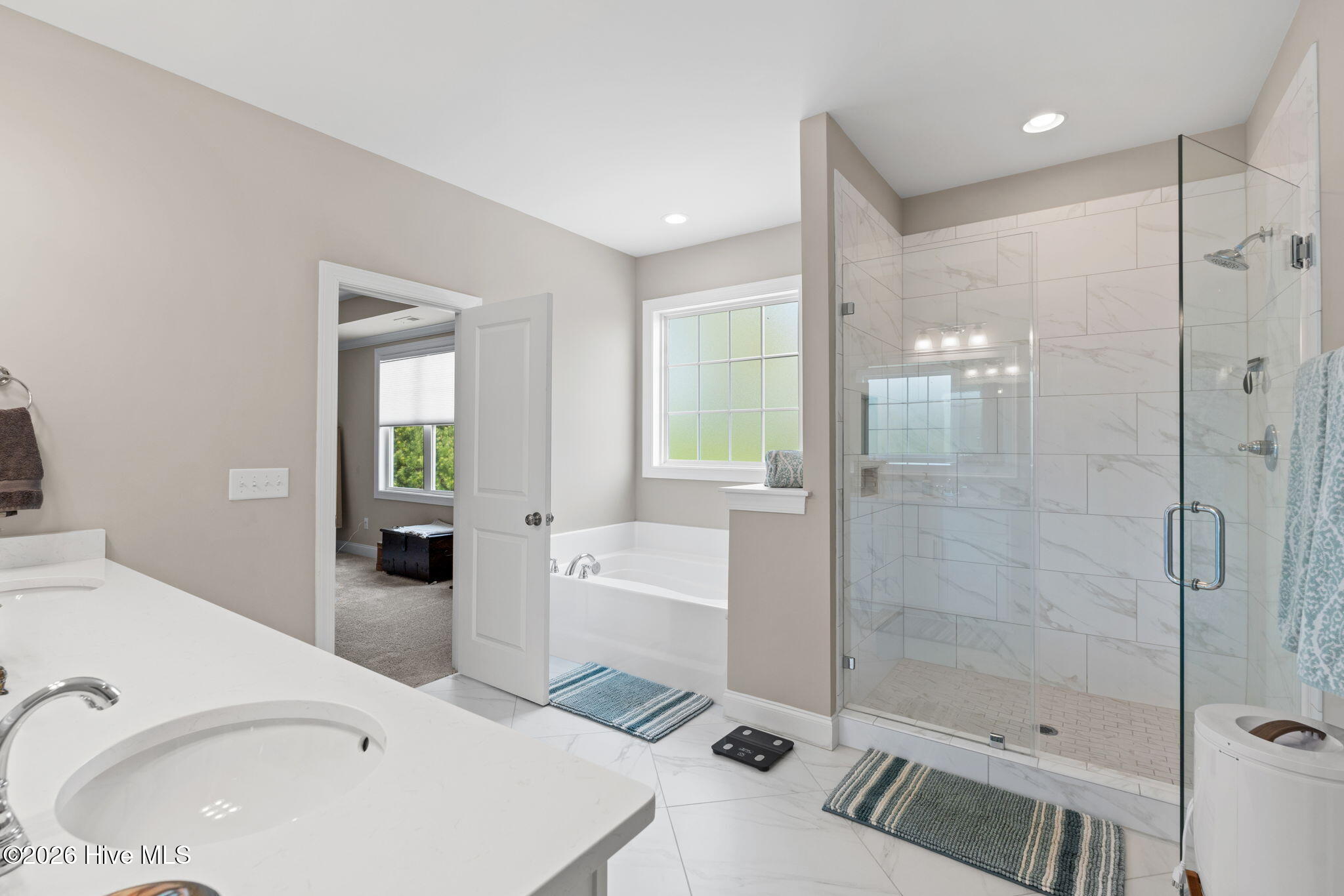 100564109 | Photo 21