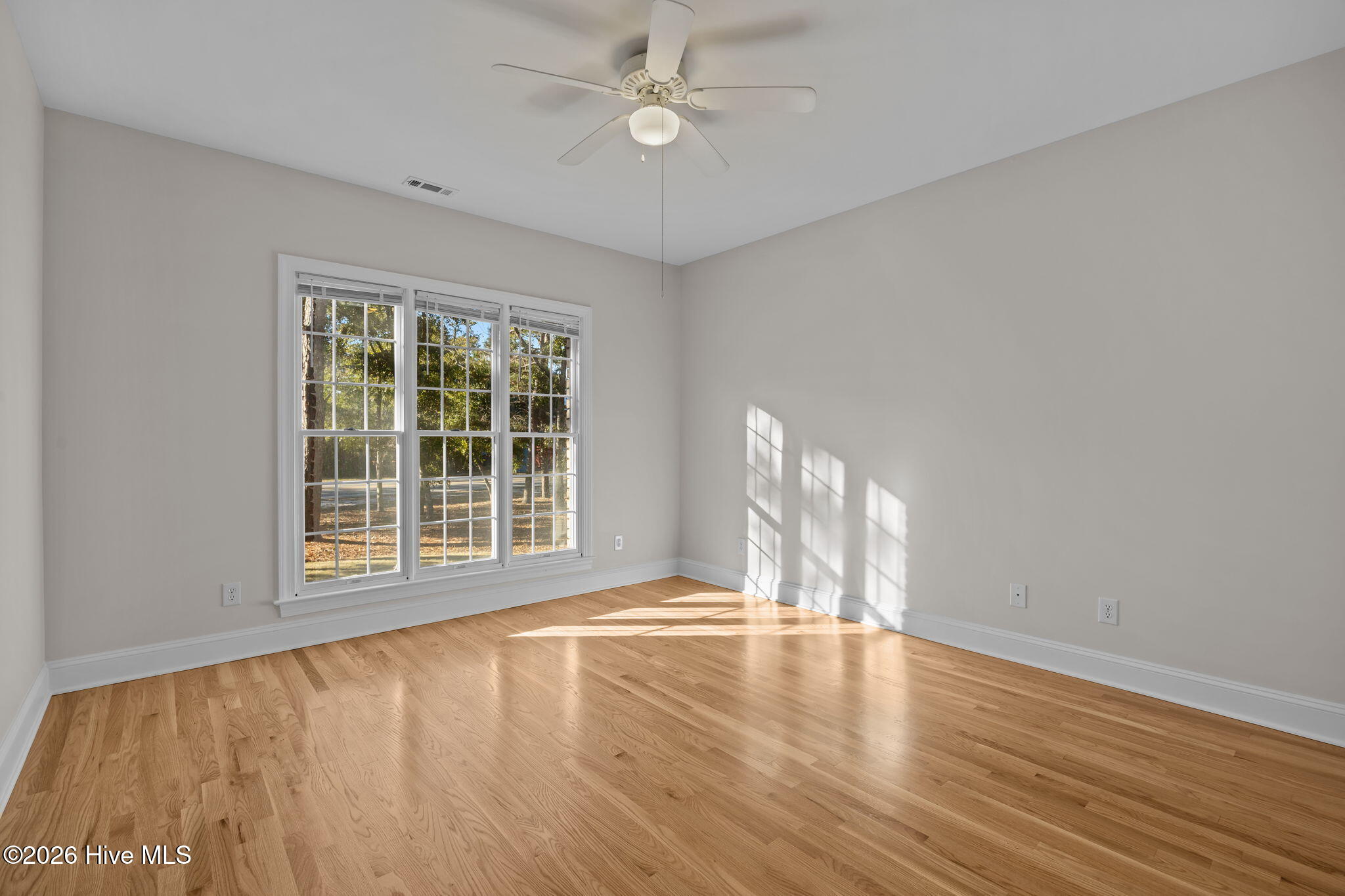 100548022 | Photo 30